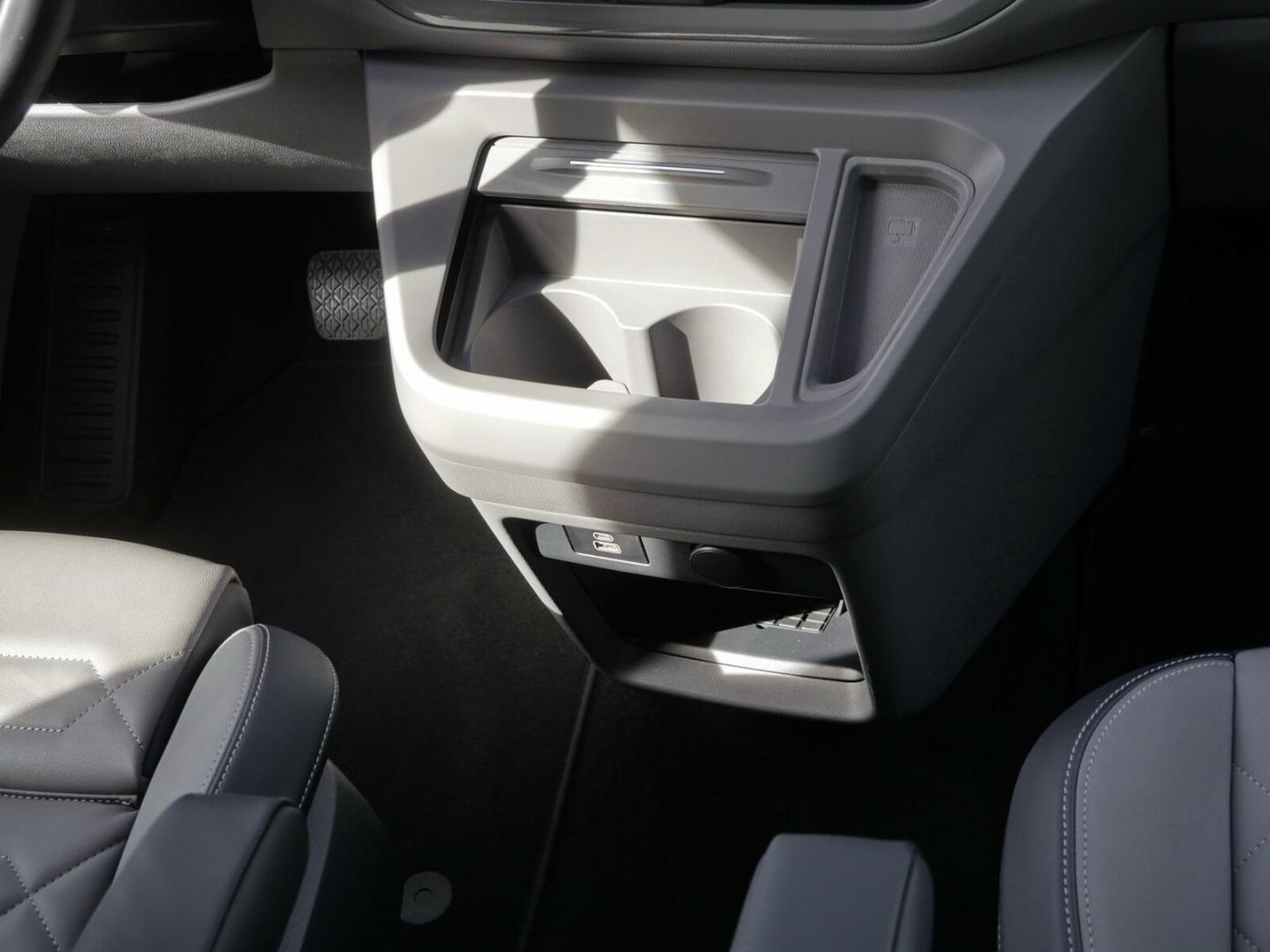 Volkswagen e-Caravelle Langer Radstand – Bild 7