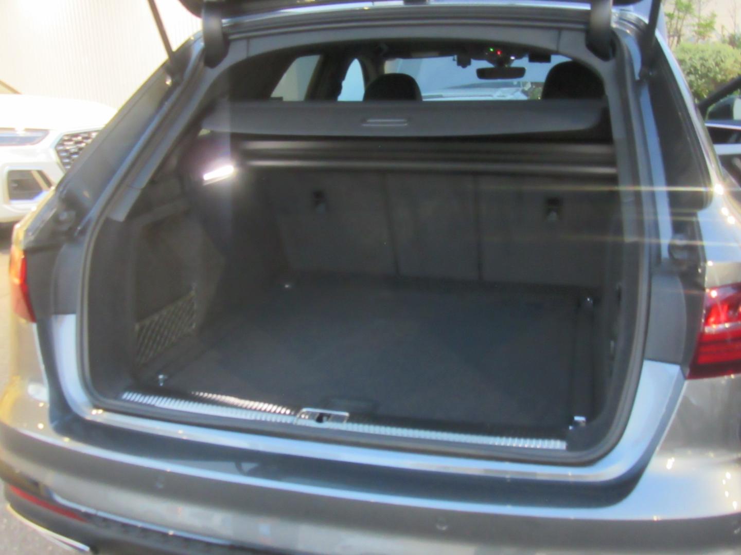 Image about Audi A4 Avant 40 TDI quattro S line 150(204) kW(PS) S tronic