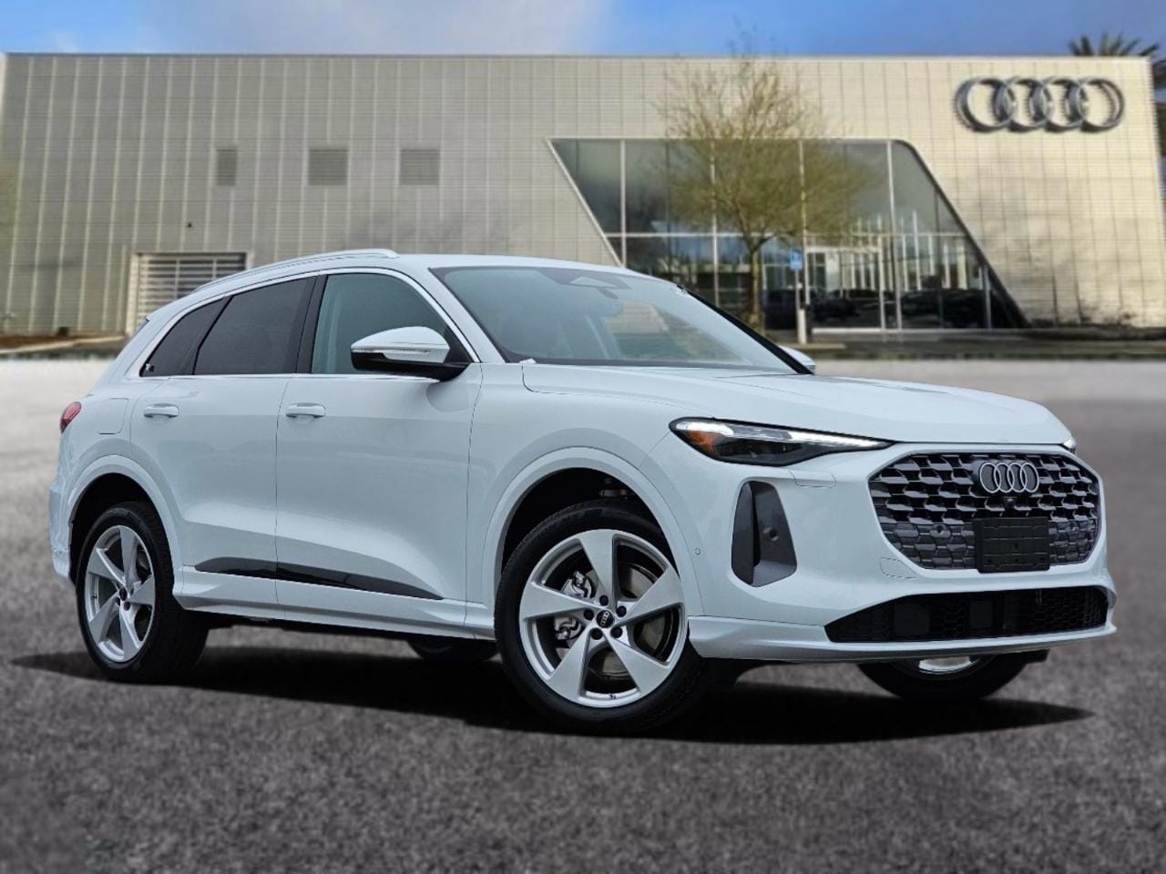 2026 Audi Q5 Premium Plus quattro's photo