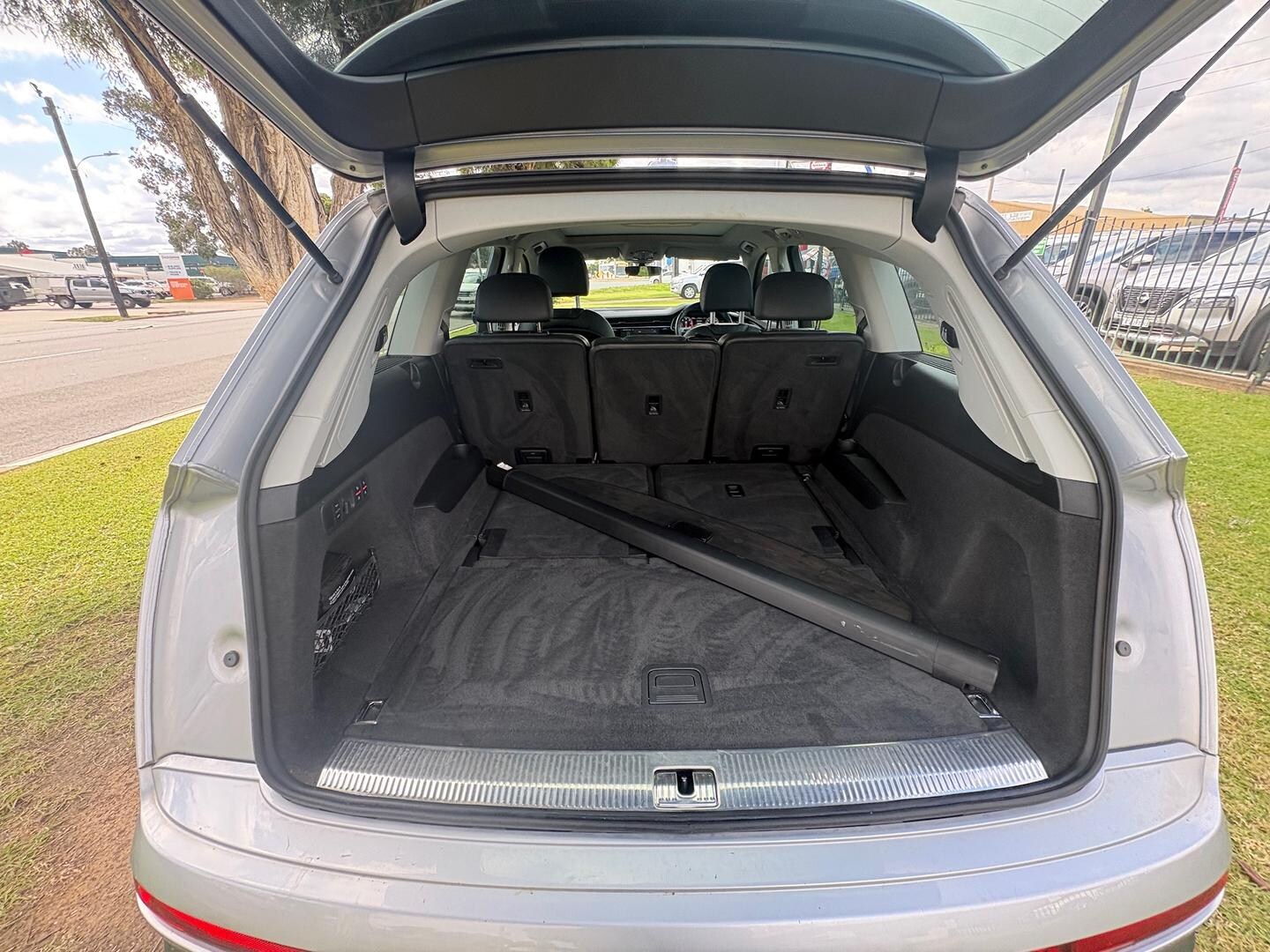 Image about Audi Q7 50 TDI quattro tiptronic