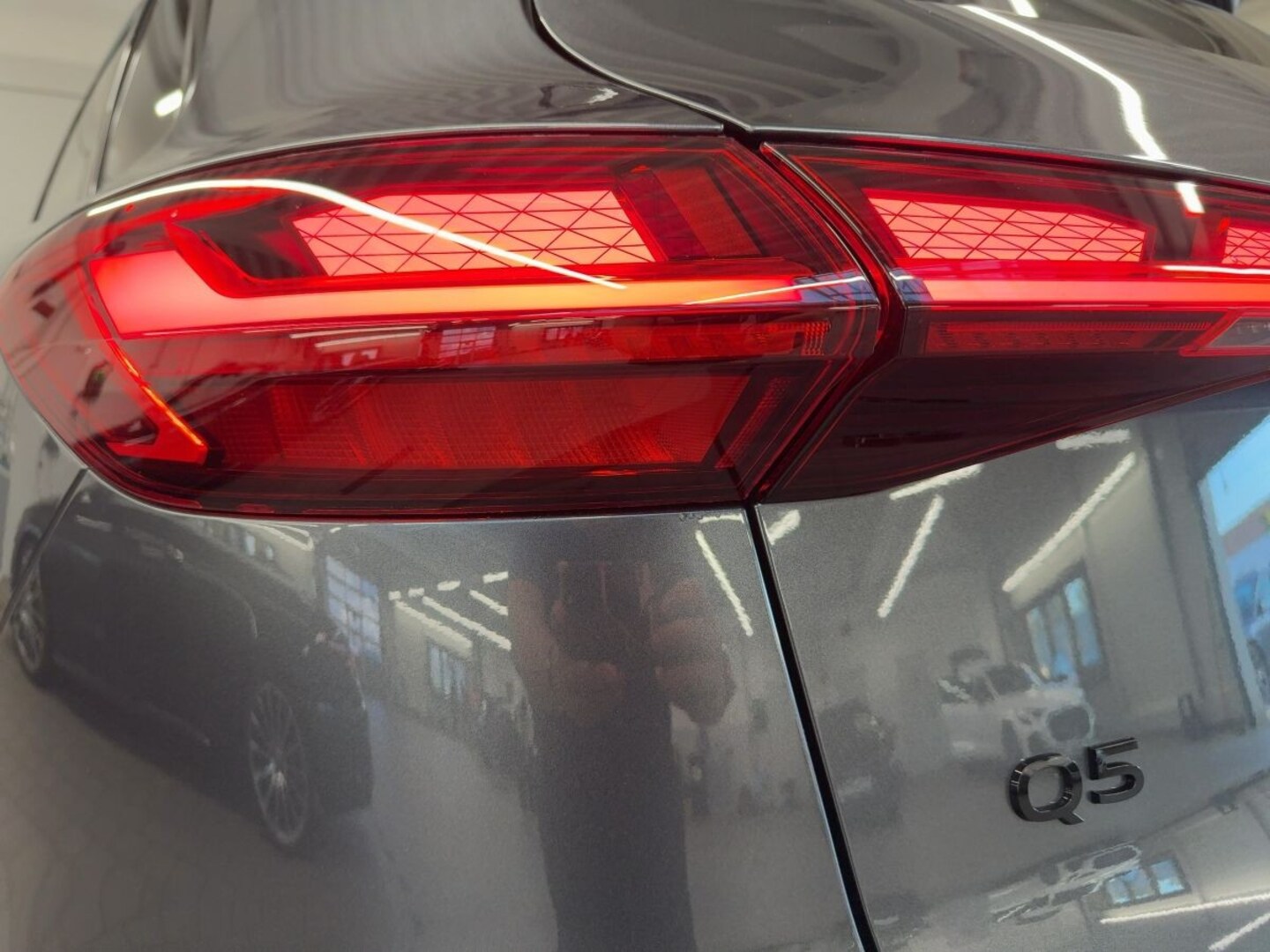 Bild über Audi Q5 SUV TDI quattro 150 kW S tronic - für weitere Informationen kontaktieren Sie den Audi Partner