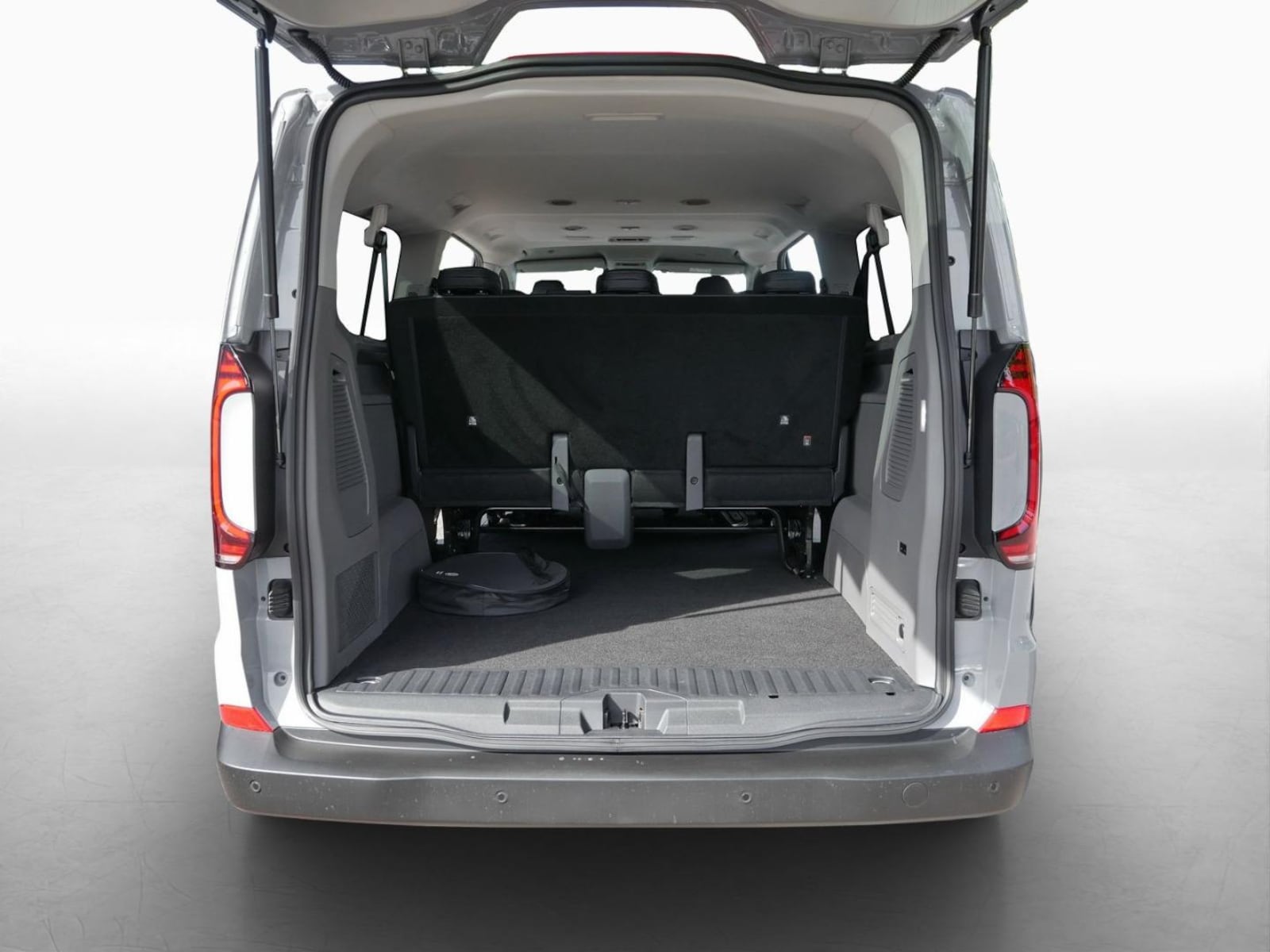 Volkswagen e-Caravelle Langer Radstand – Bild 12