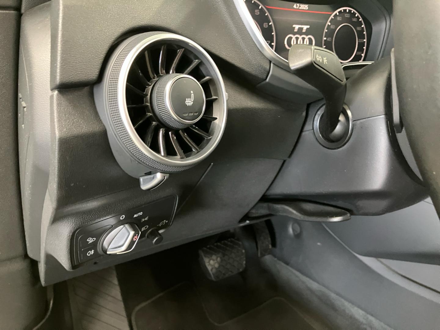 Image about Audi TT Roadster 40 TFSI S tronic