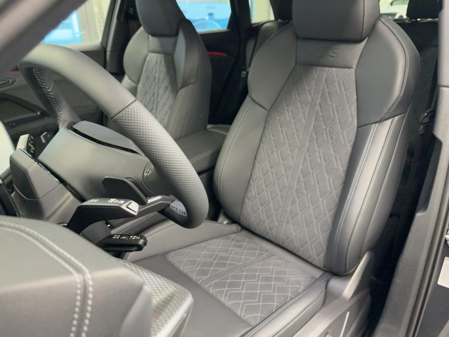 Bild über Audi Q5 SUV TDI quattro 150 kW S tronic - für weitere Informationen kontaktieren Sie den Audi Partner