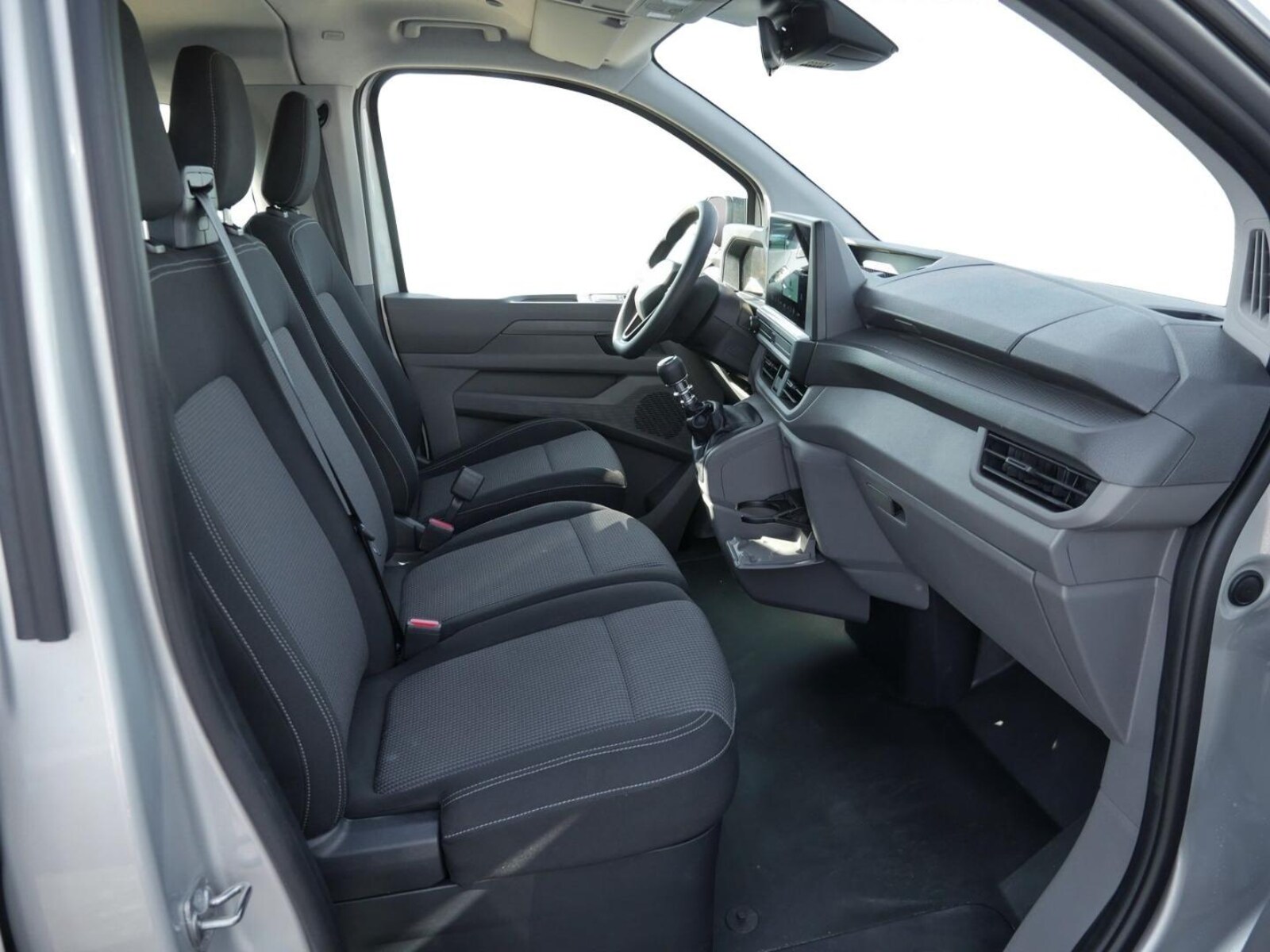 Volkswagen Transporter Kombi kurzer Radstand – Bild 4