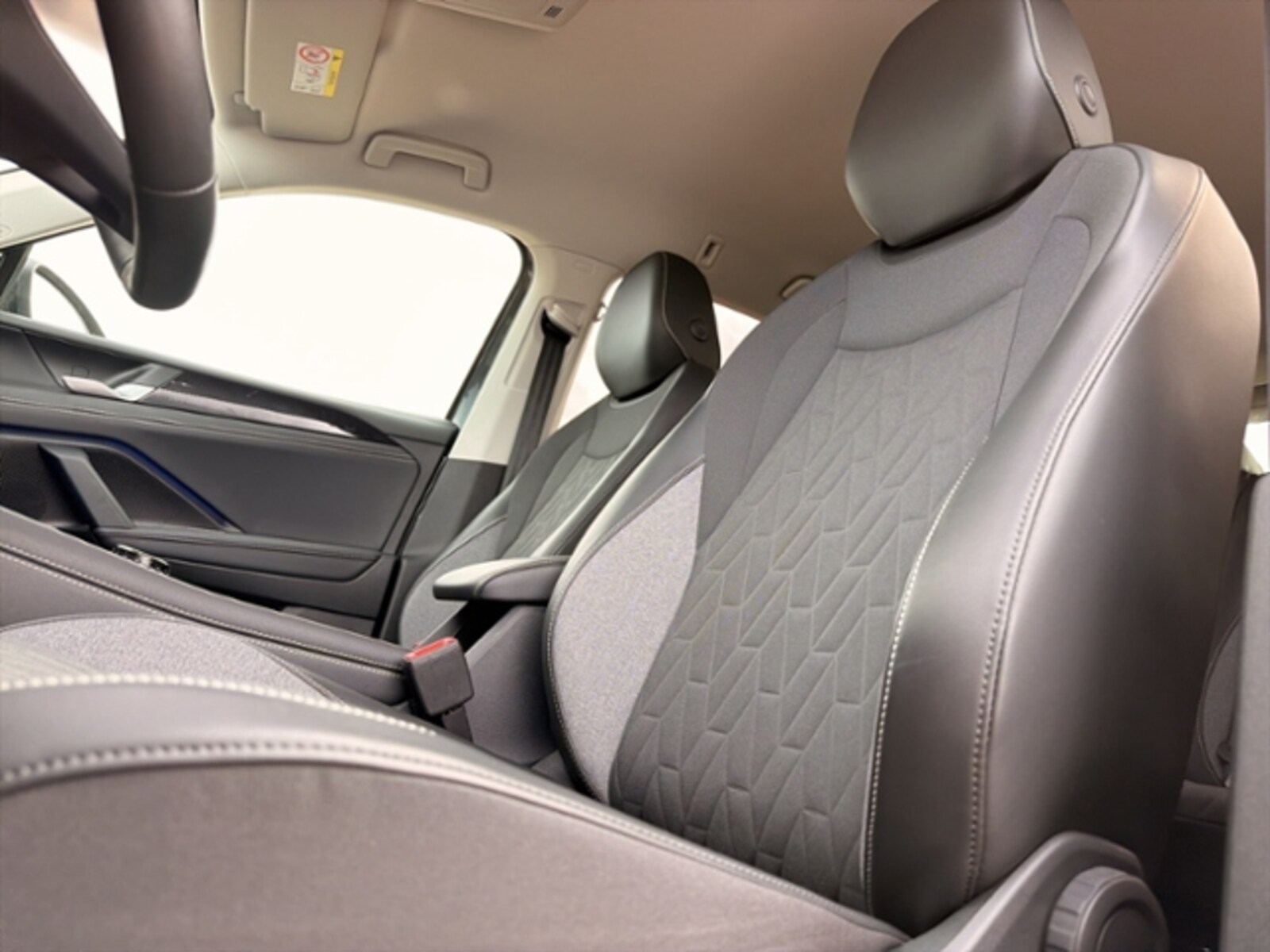 Volkswagen Tiguan – Bild 12