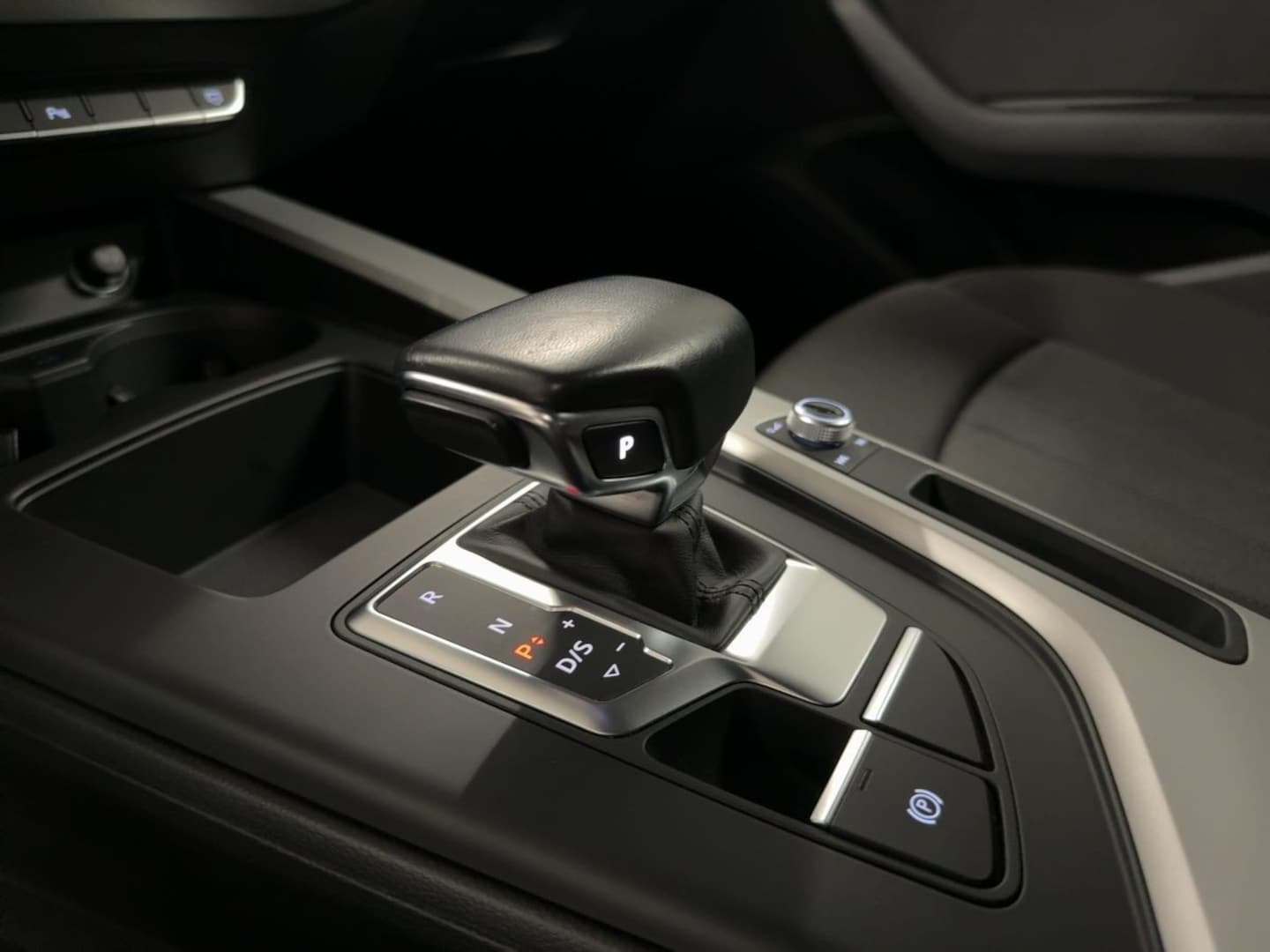 Bild über Audi A4 Avant advanced 35 TFSI S tronic - für weitere Informationen kontaktieren Sie den Audi Partner