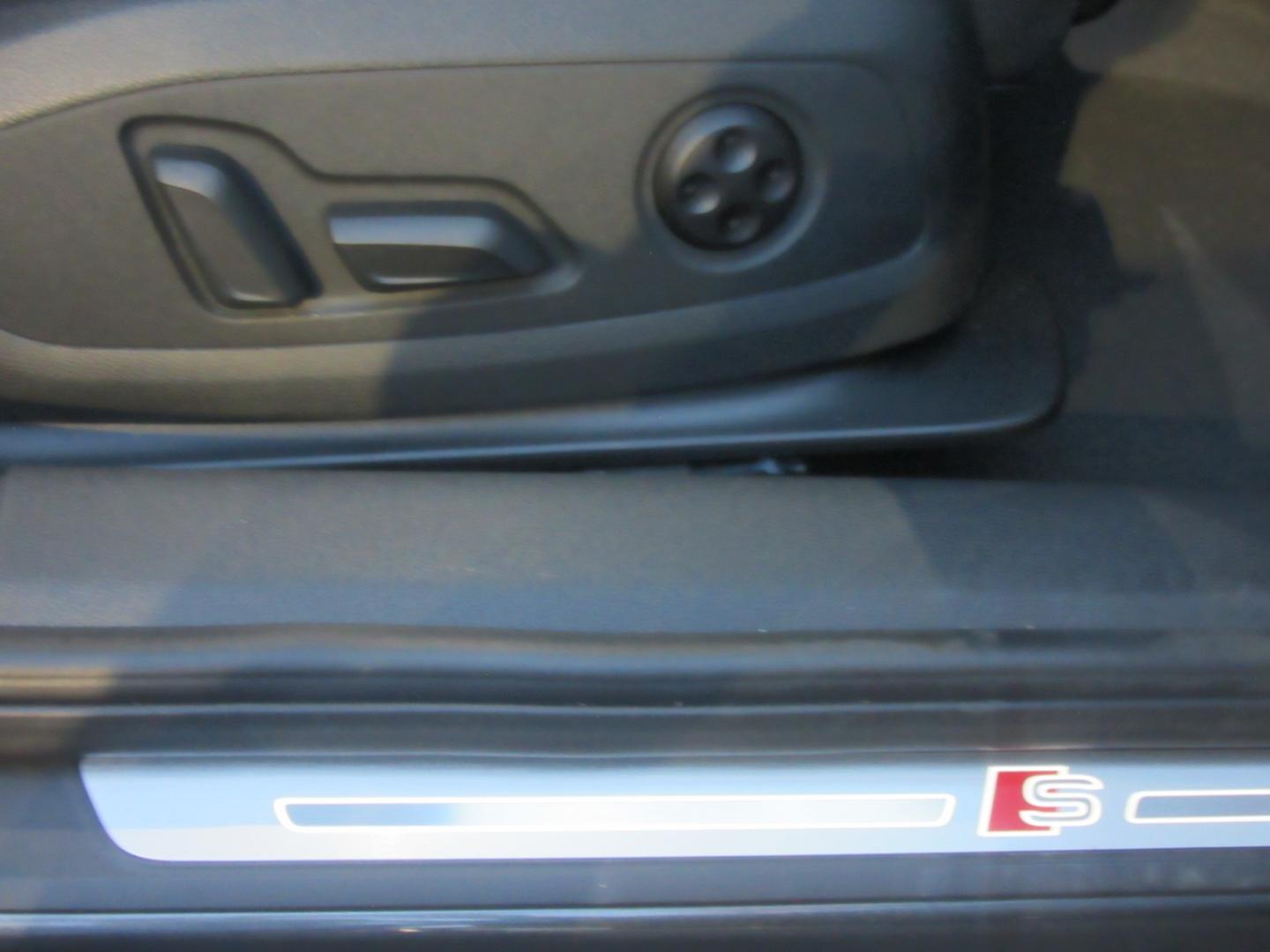 Image about Audi A4 Avant 40 TDI quattro S line 150(204) kW(PS) S tronic