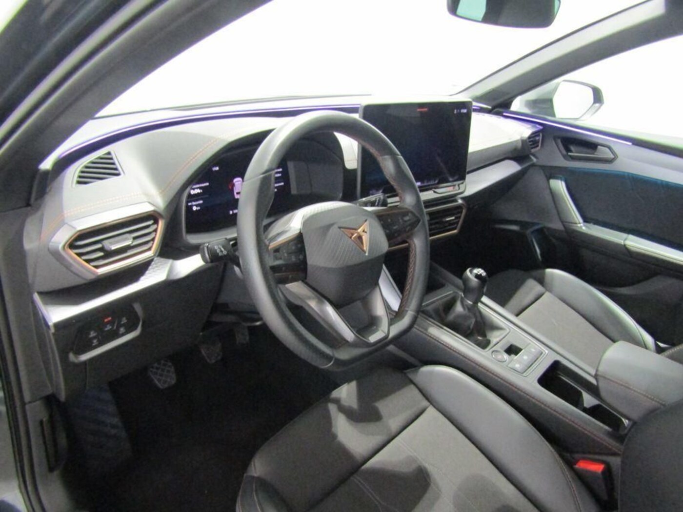 CUPRA Leon Sportstourer 1.5 TSI 110 kW (150 CV) — photo 11