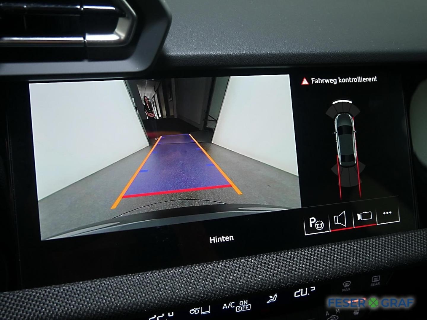 Bild über Audi S3 Limousine TFSI quattro S tronic - für weitere Informationen kontaktieren Sie den Audi Partner