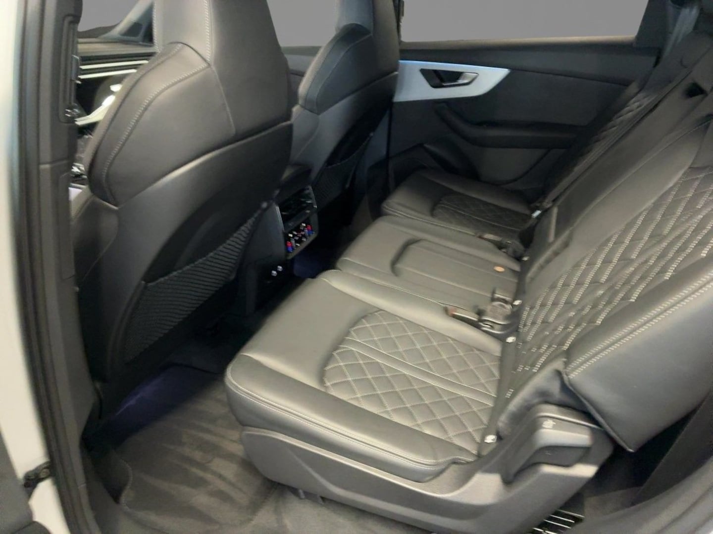 Bild über Audi Q7 SUV S line business TFSI quattro 250 kW tiptronic - für weitere Informationen kontaktieren Sie den Audi Partner