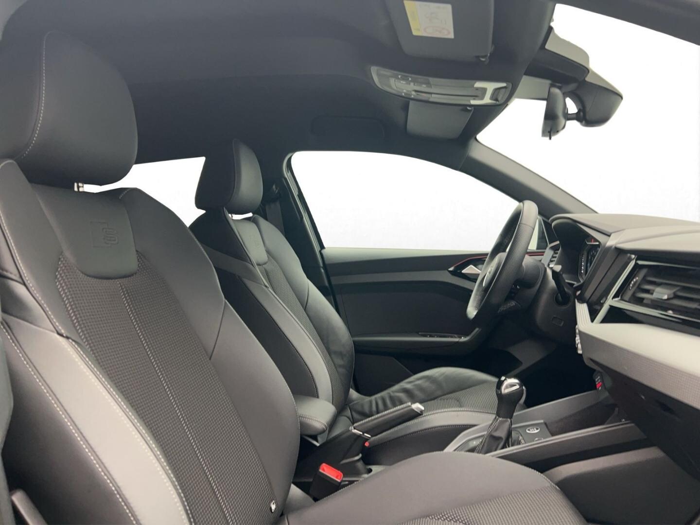 Bild über Audi A1 Sportback S line 35 TFSI S tronic - für weitere Informationen kontaktieren Sie den Audi Partner