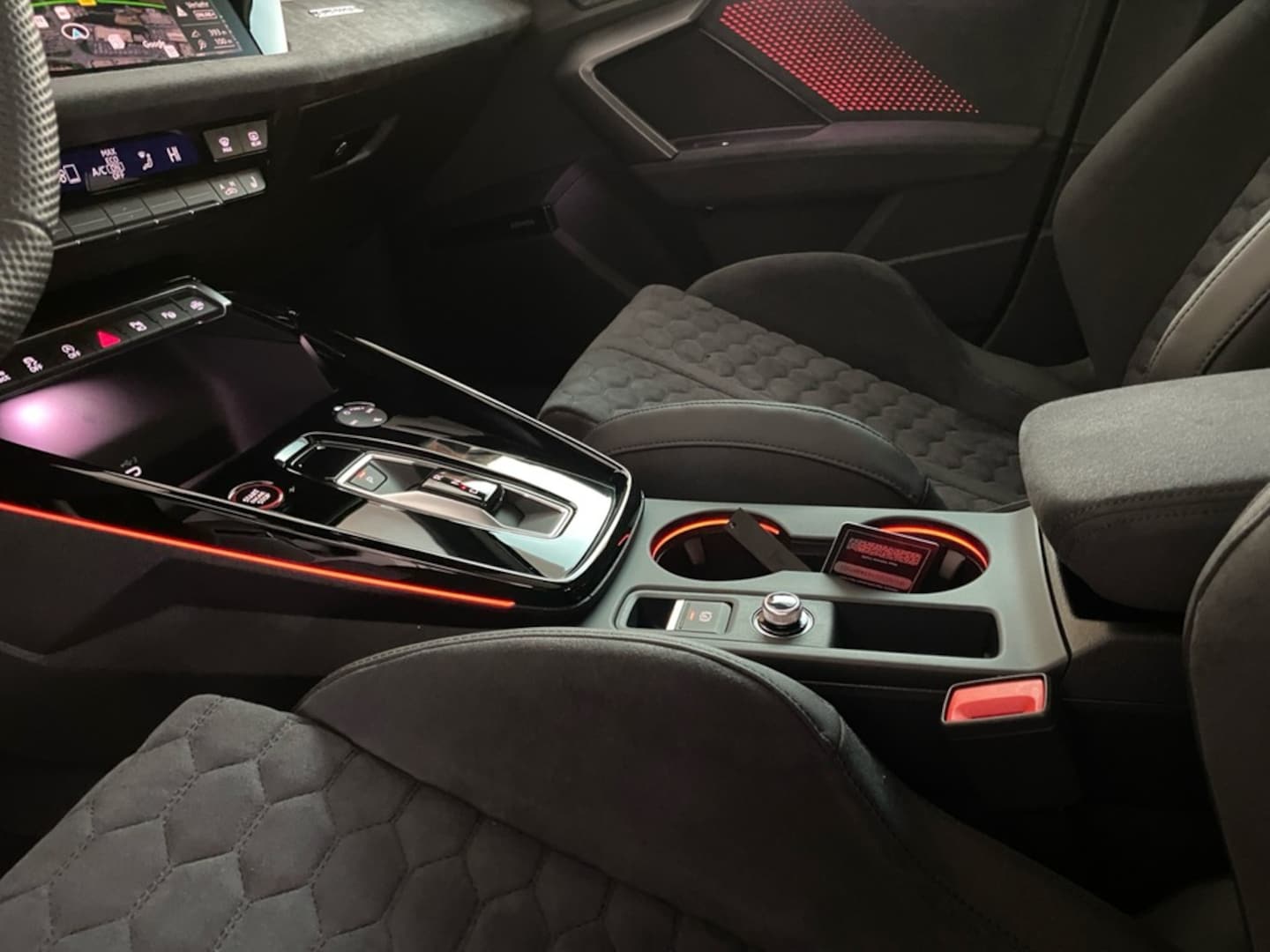Bild über Audi RS 3 Sportback TFSI quattro 294 kW S tronic - für weitere Informationen kontaktieren Sie den Audi Partner