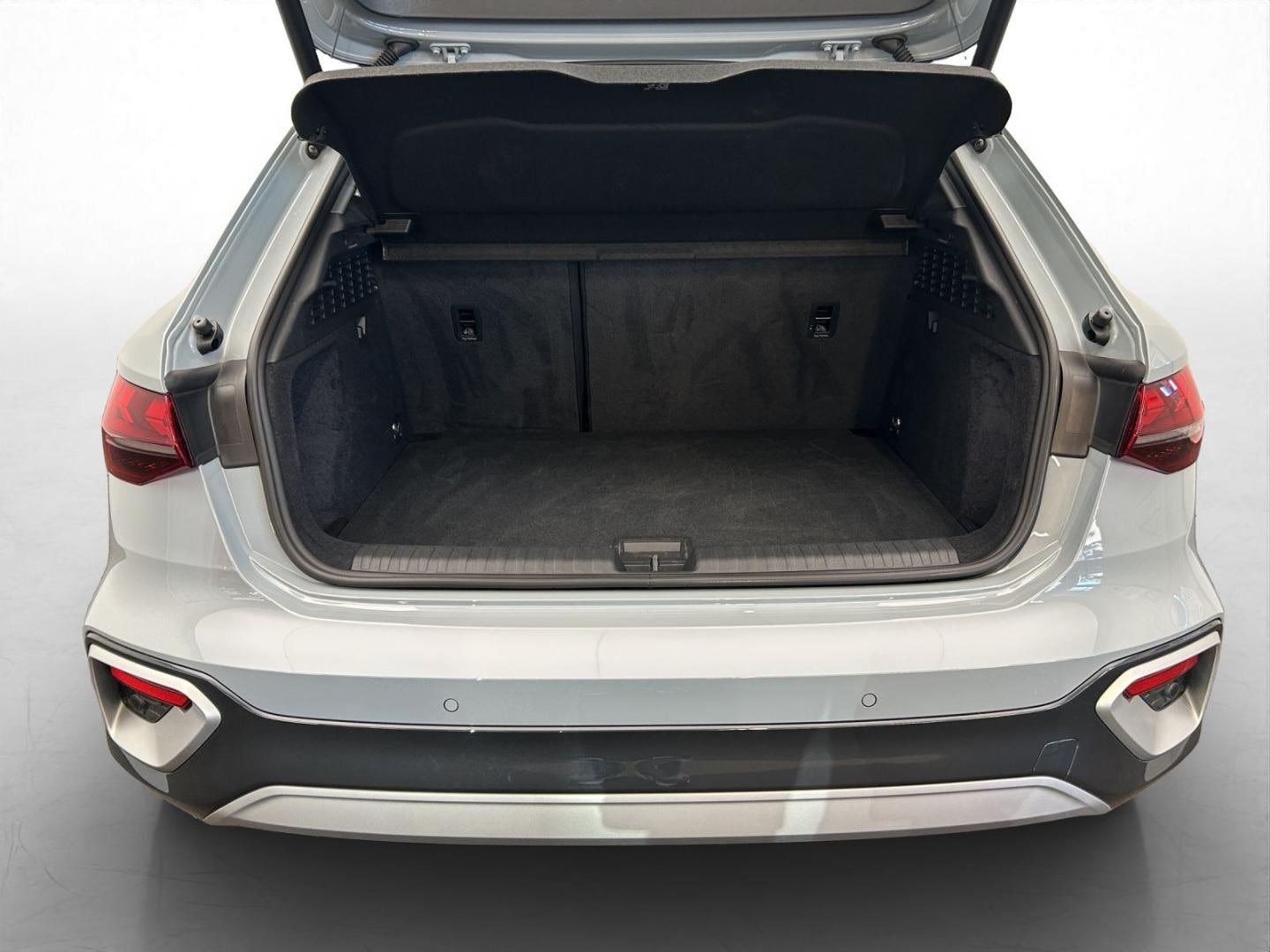 Bild über Audi A3 allstreet 35 TDI S tronic - für weitere Informationen kontaktieren Sie den Audi Partner