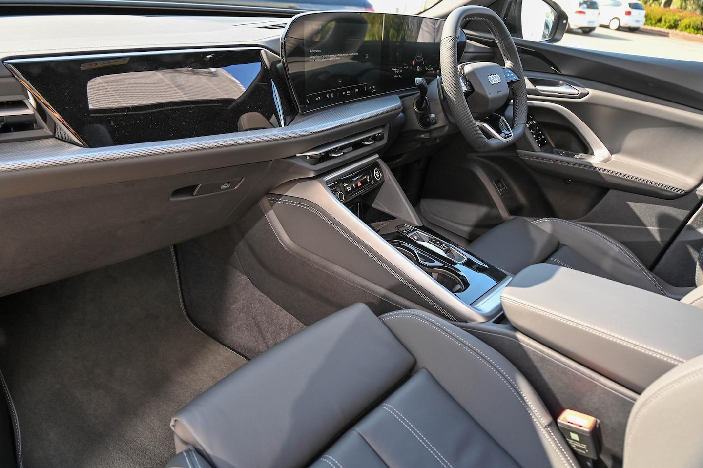 Image about Audi Q5 SUV e-hybrid quattro S tronic