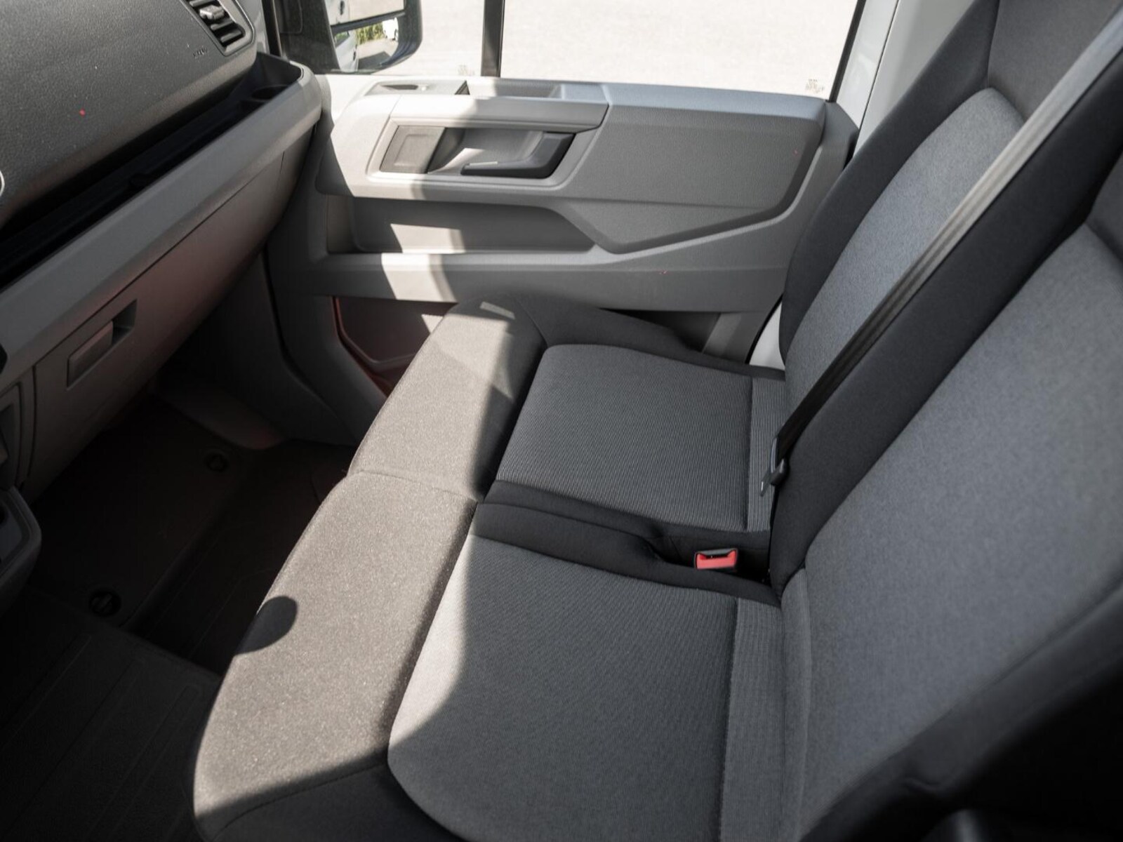 Volkswagen Crafter Kasten mittlerer Radstand – Bild 15