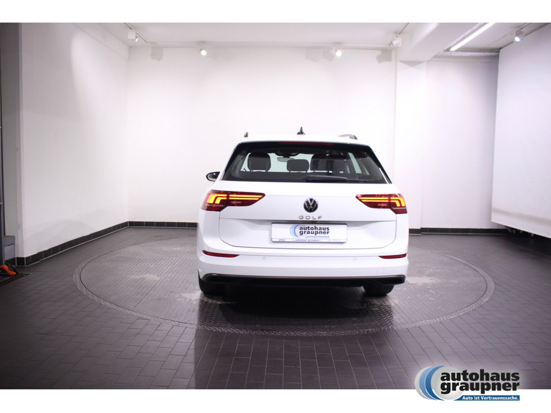Volkswagen Golf Variant Life