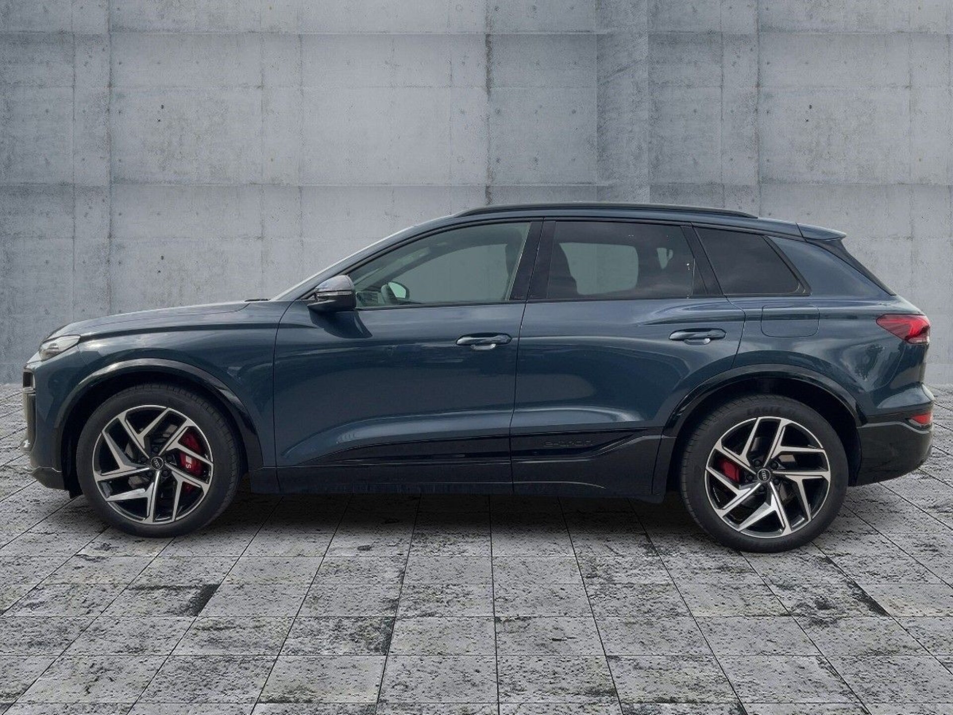 Audi SQ6 SUV e-tron