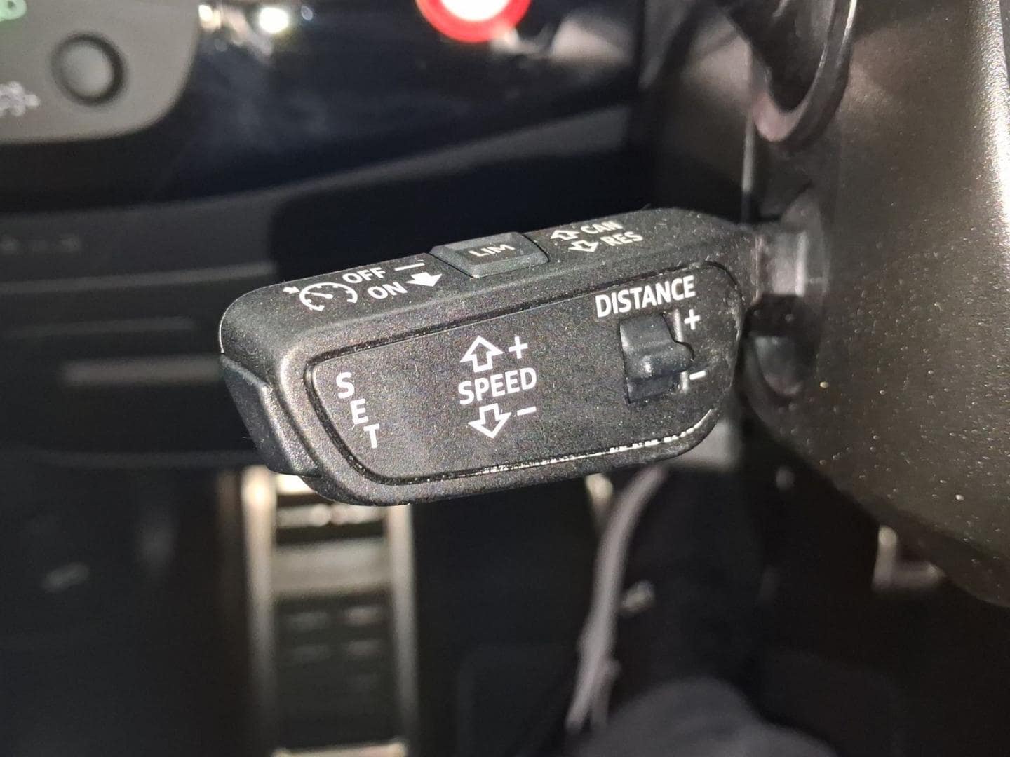 Bild über Audi A4 Avant S line 40 TFSI quattro S tronic - für weitere Informationen kontaktieren Sie den Audi Partner