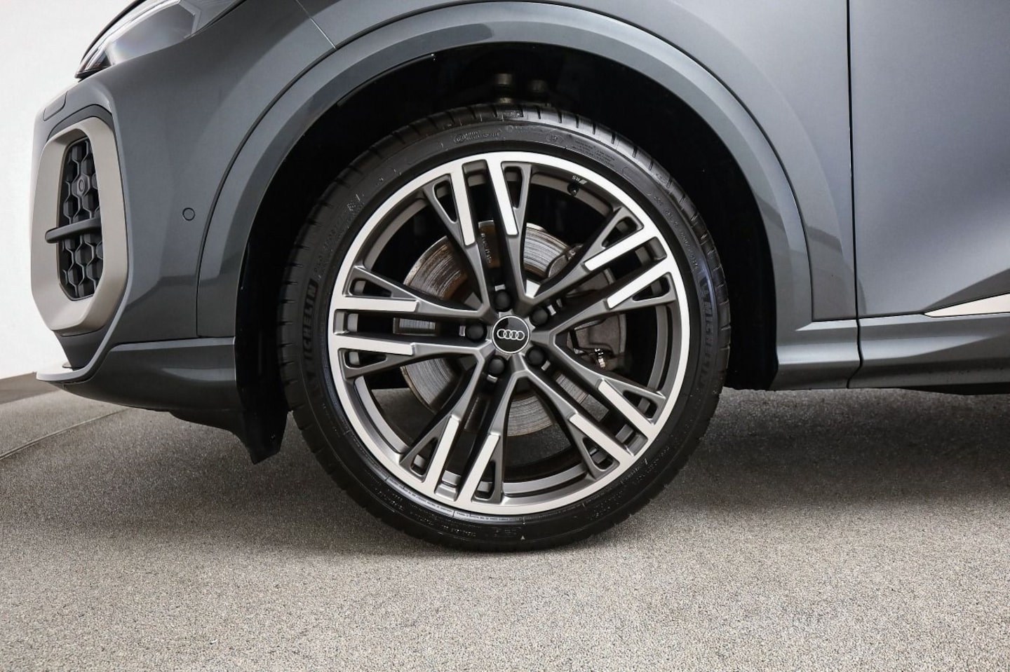 Bild über Audi Q5 SUV TDI quattro 150 kW S tronic - für weitere Informationen kontaktieren Sie den Audi Partner