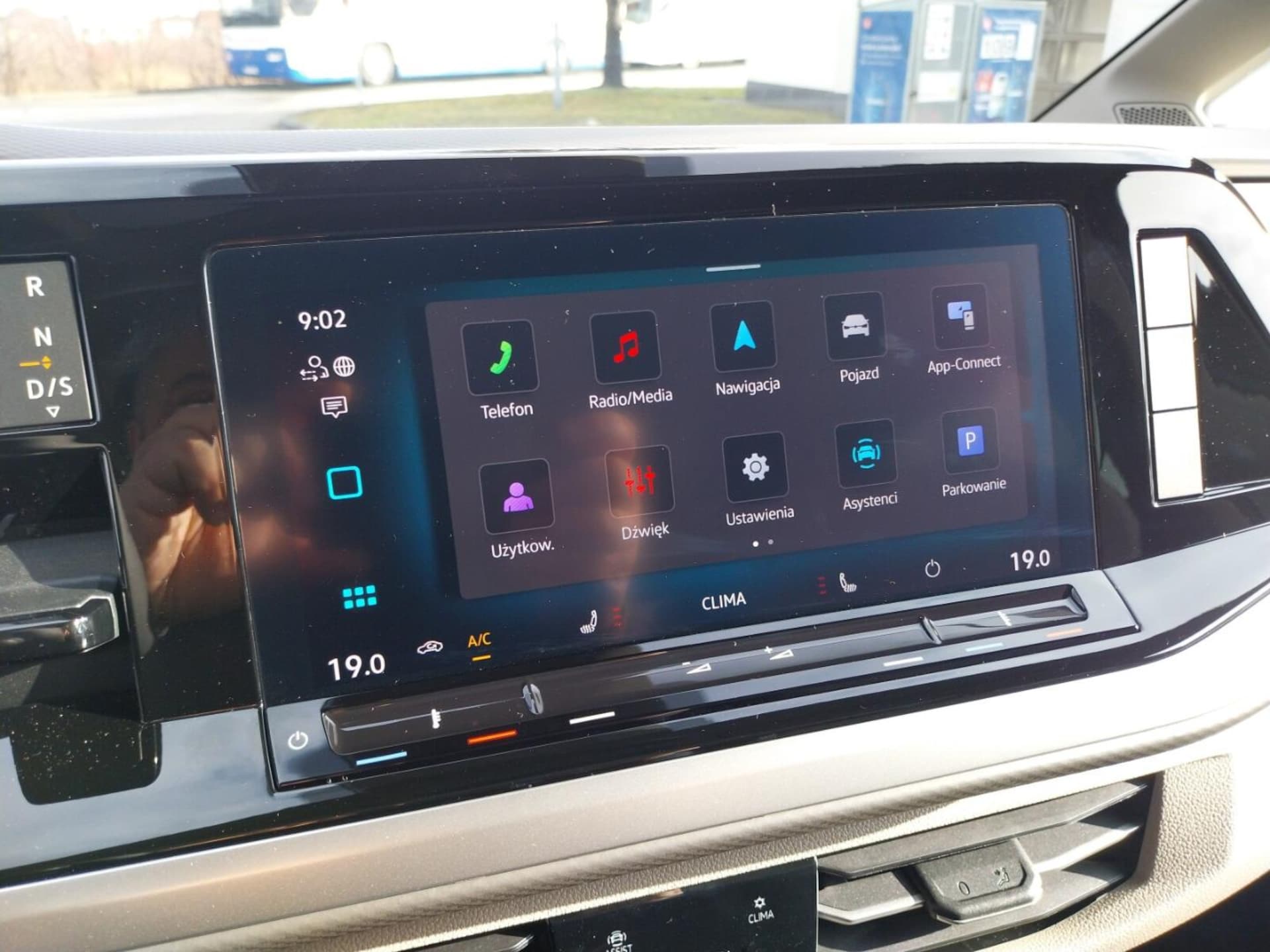 Volkswagen Multivan długi rozstaw osi Life
