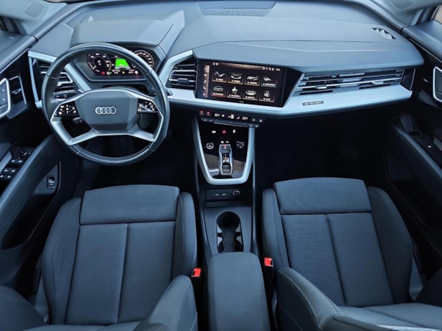 Bild über Audi Q4 Sportback e-tron 40 e-tron - für weitere Informationen kontaktieren Sie den Audi Partner