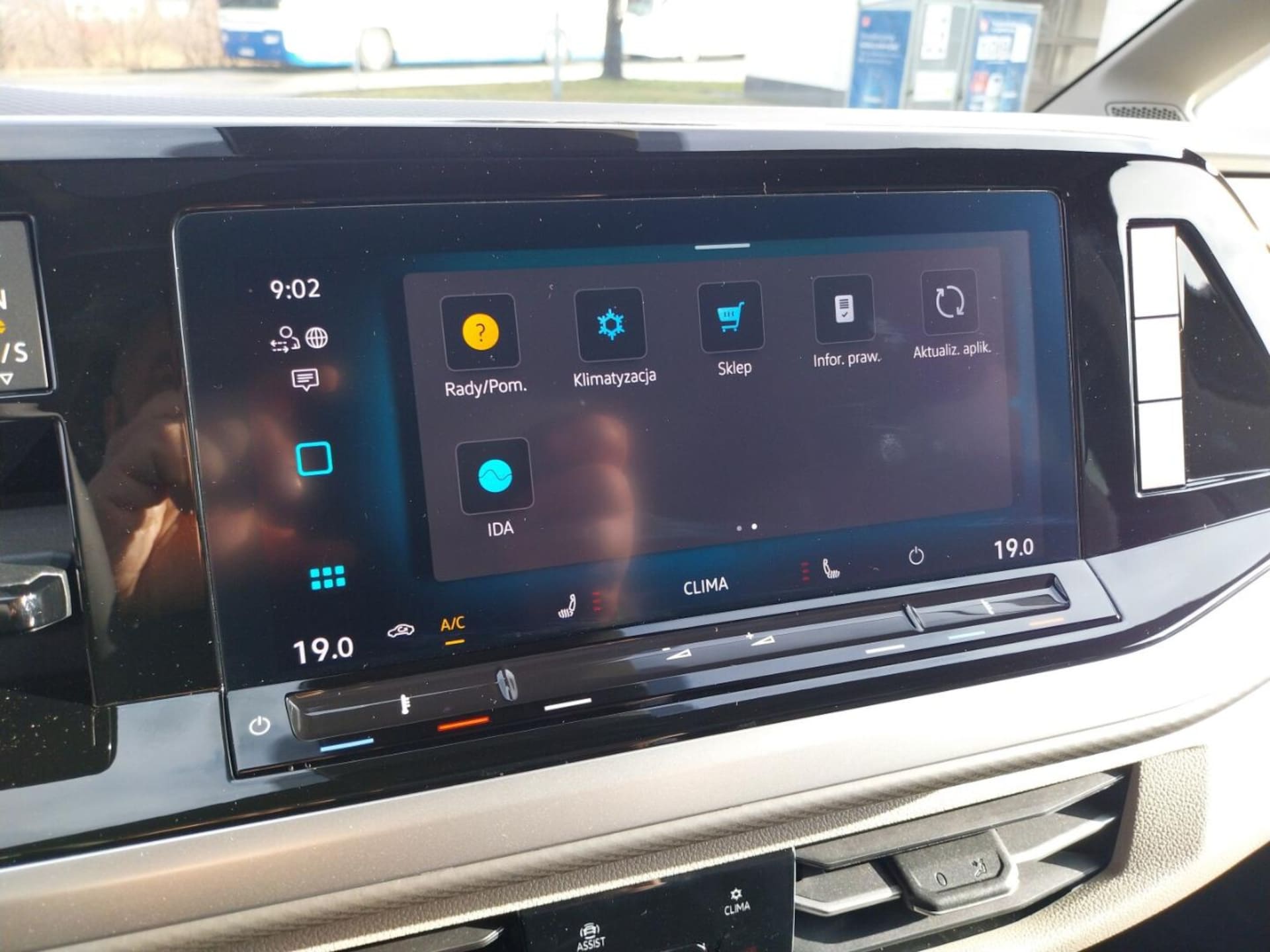 Volkswagen Multivan długi rozstaw osi Life