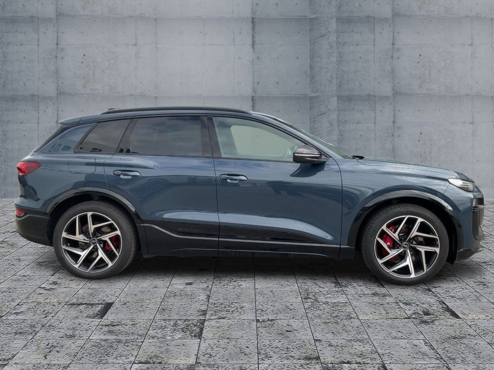 Audi SQ6 SUV e-tron