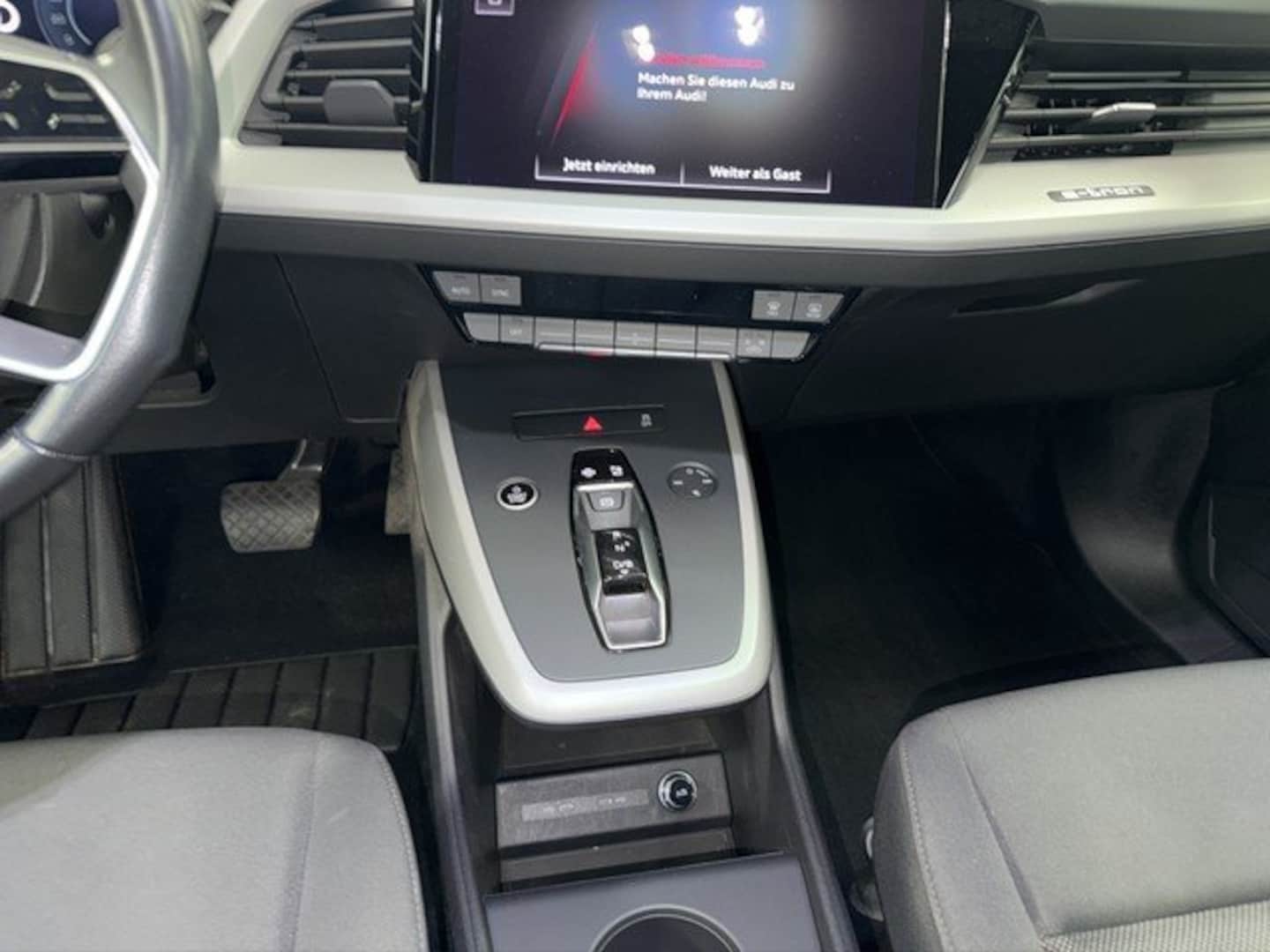 Bild über Audi Q4 e-tron 40 e-tron - für weitere Informationen kontaktieren Sie den Audi Partner