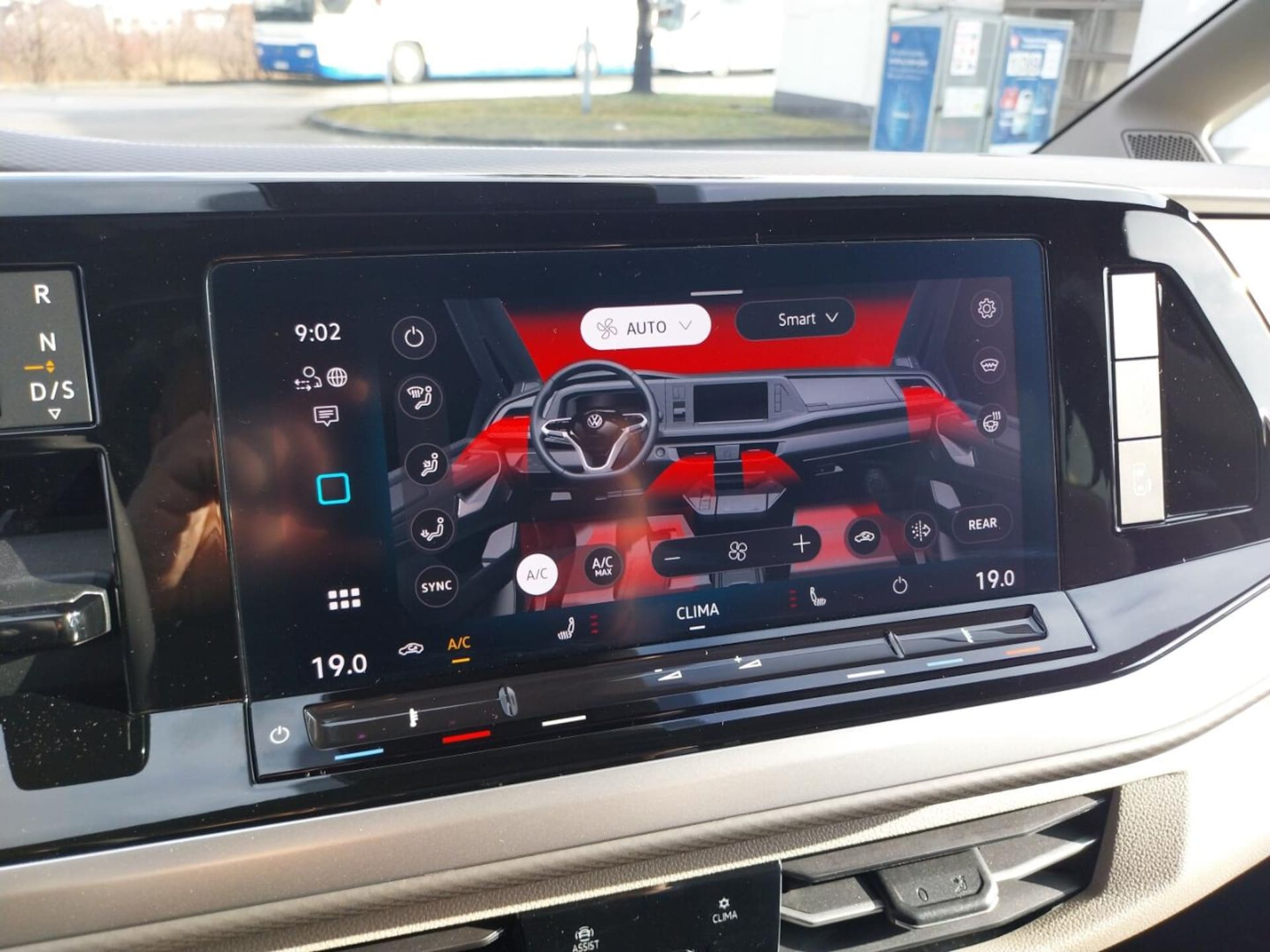 Volkswagen Multivan długi rozstaw osi Life