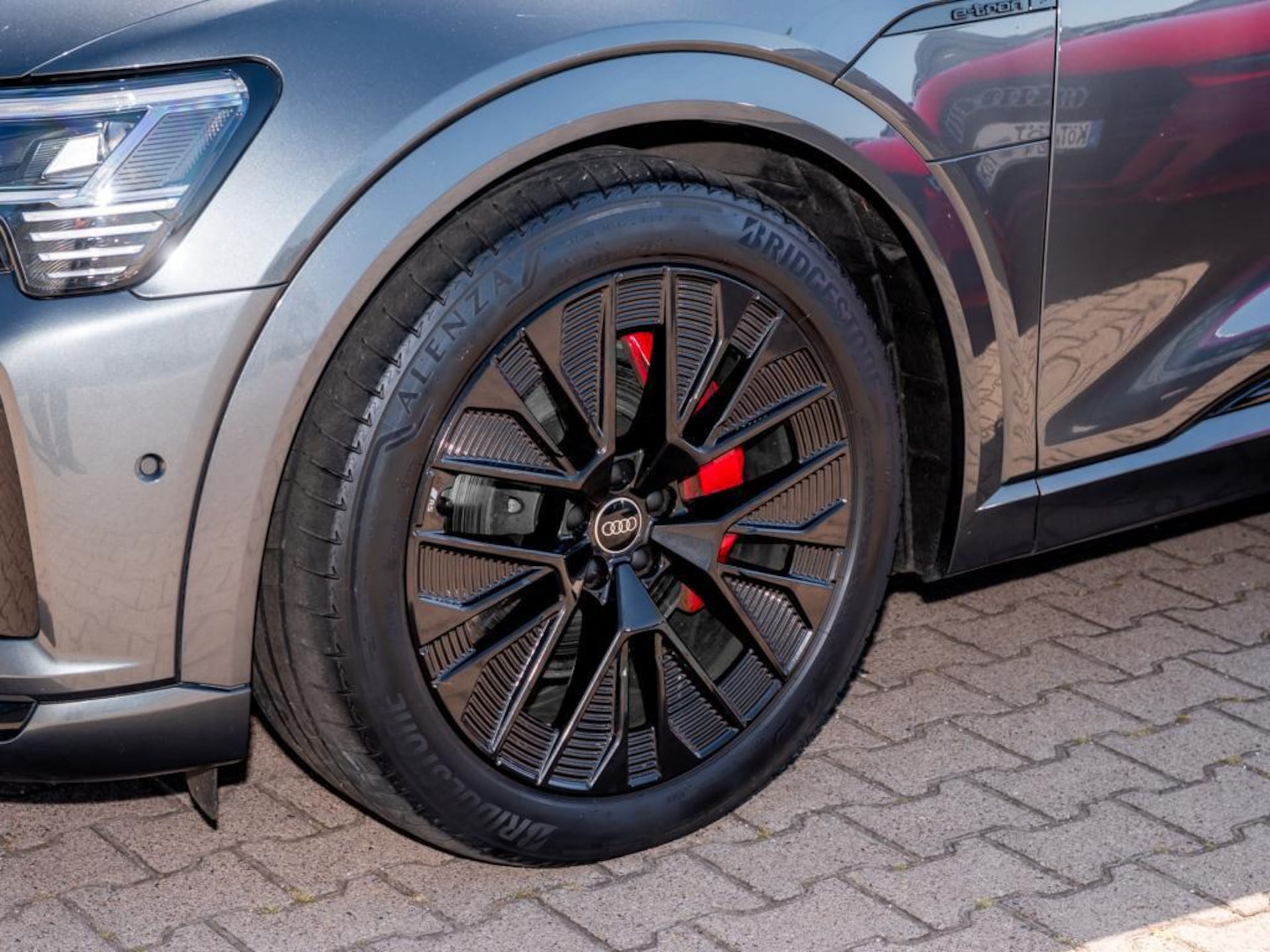 Audi Q8 e-tron S line
