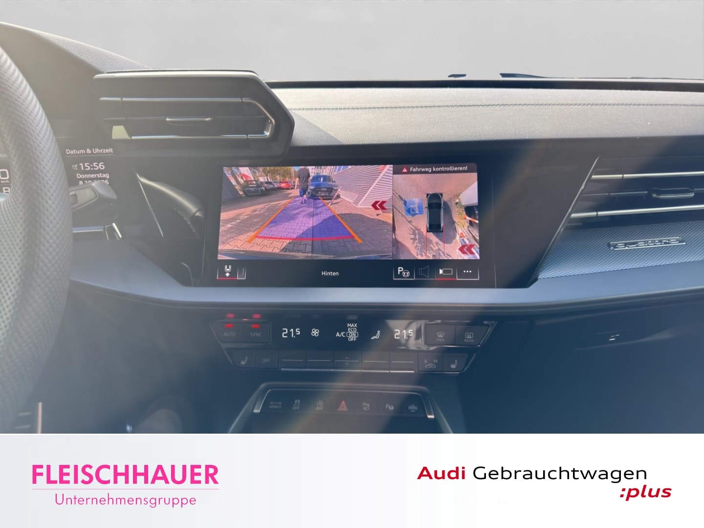 Bild über Audi S3 Limousine TFSI quattro S tronic - für weitere Informationen kontaktieren Sie den Audi Partner