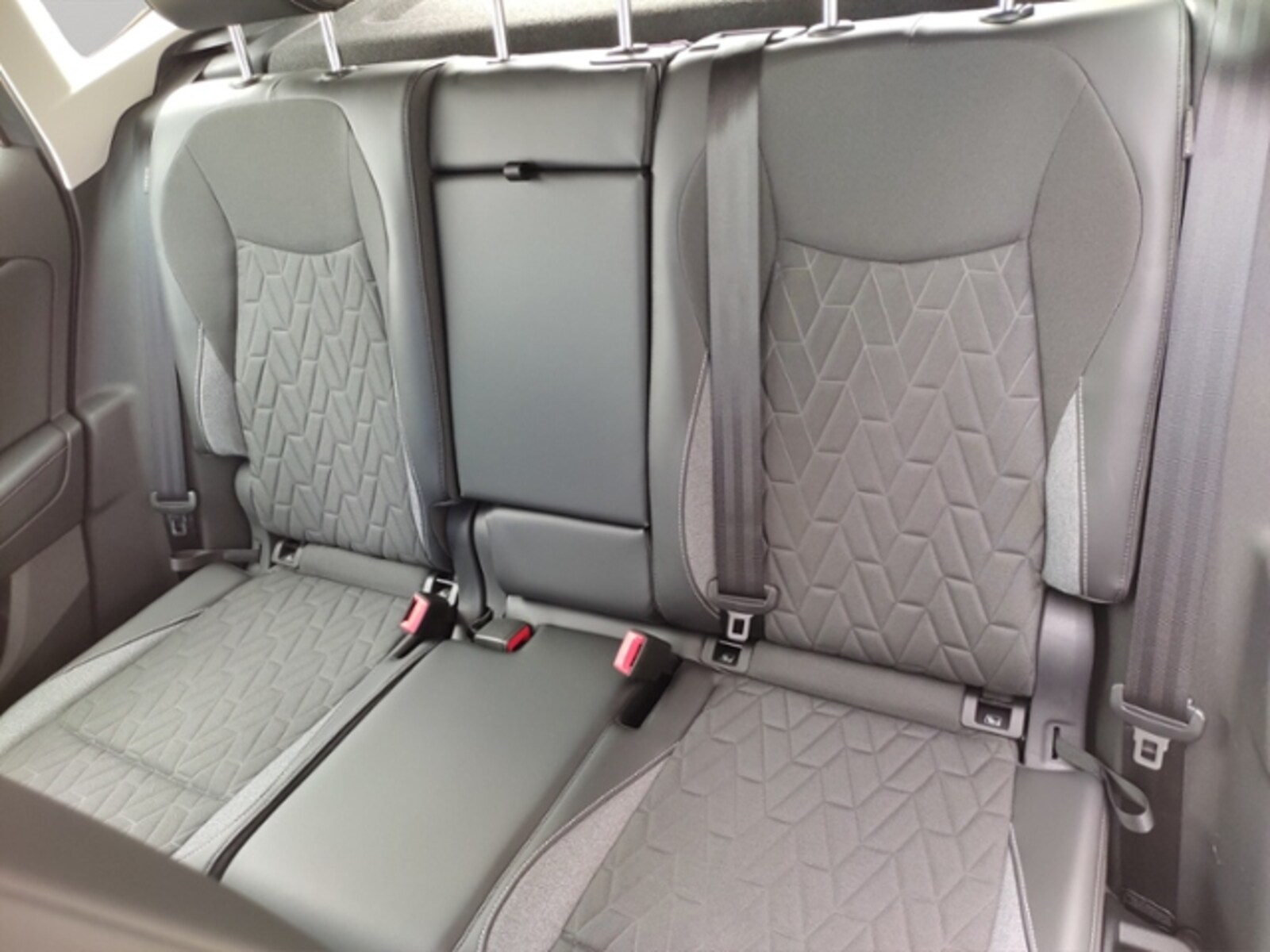 Volkswagen Tiguan – Bild 12