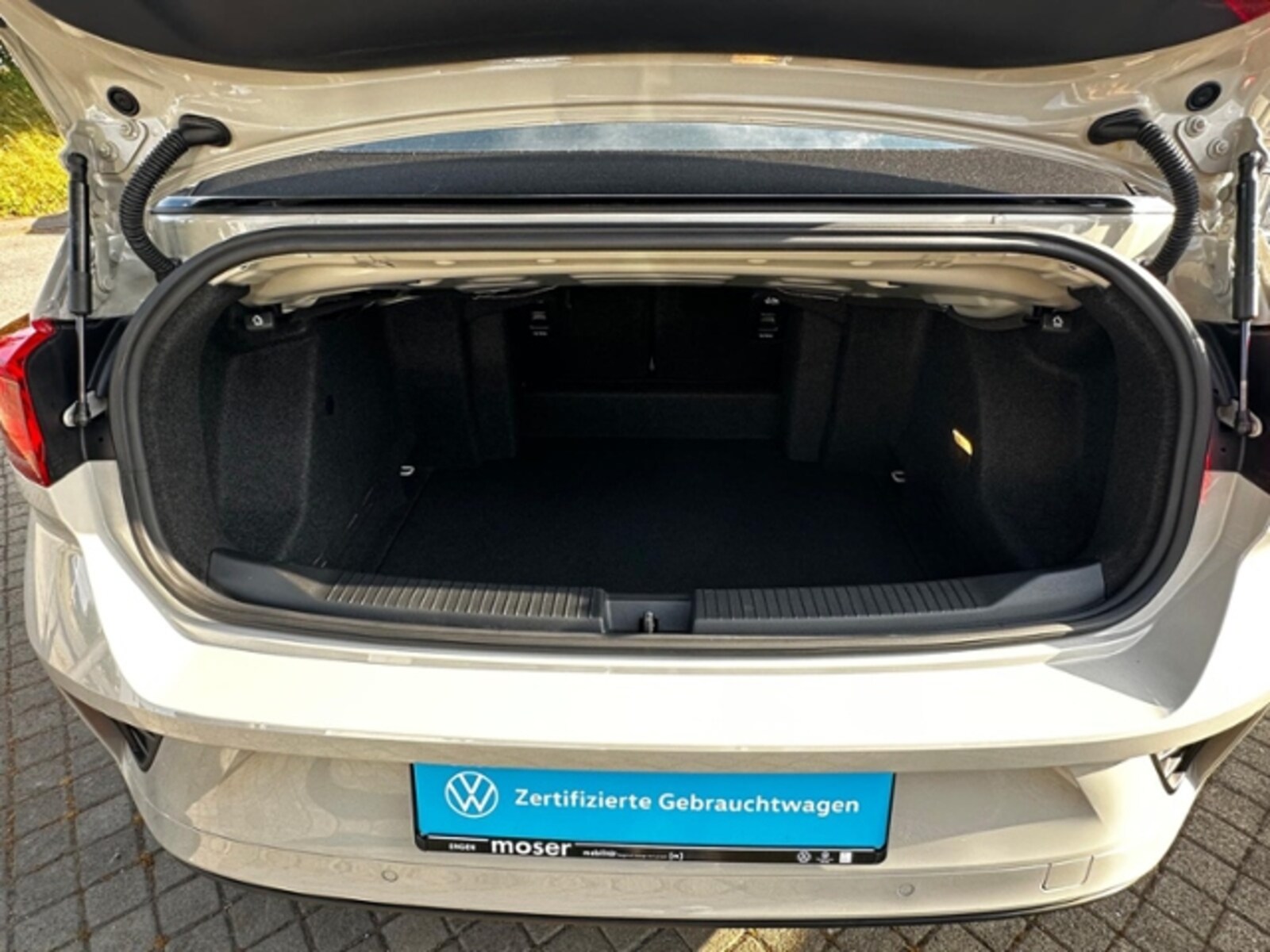 Volkswagen T-Roc Cabriolet – Bild 7