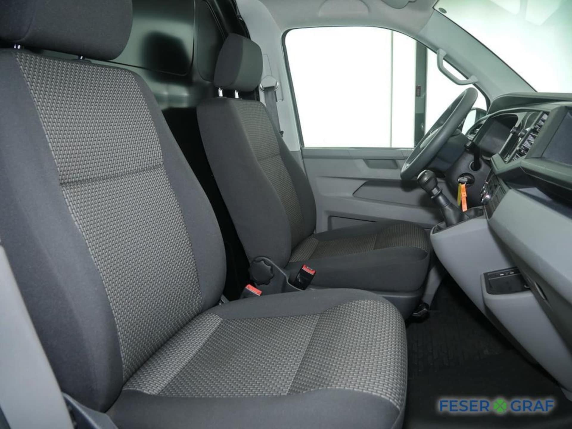 Volkswagen T6.1 Transporter Kasten langer Radstand