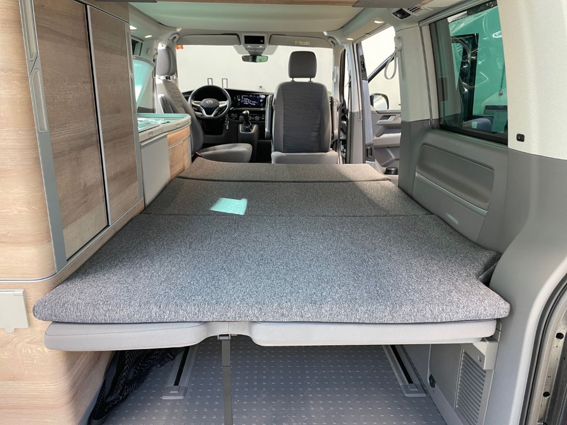 Volkswagen T6.1 California Ocean