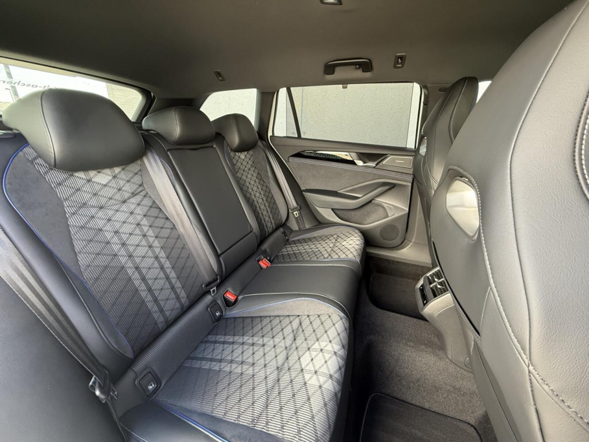 Volkswagen Passat R-Line