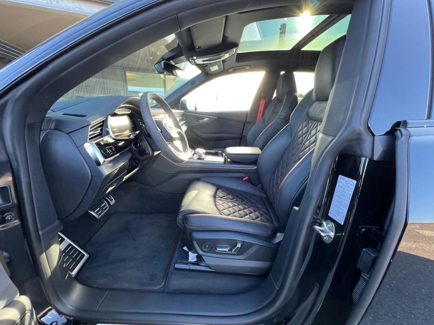Bild über Audi SQ8 SUV TFSI quattro tiptronic - für weitere Informationen kontaktieren Sie den Audi Partner