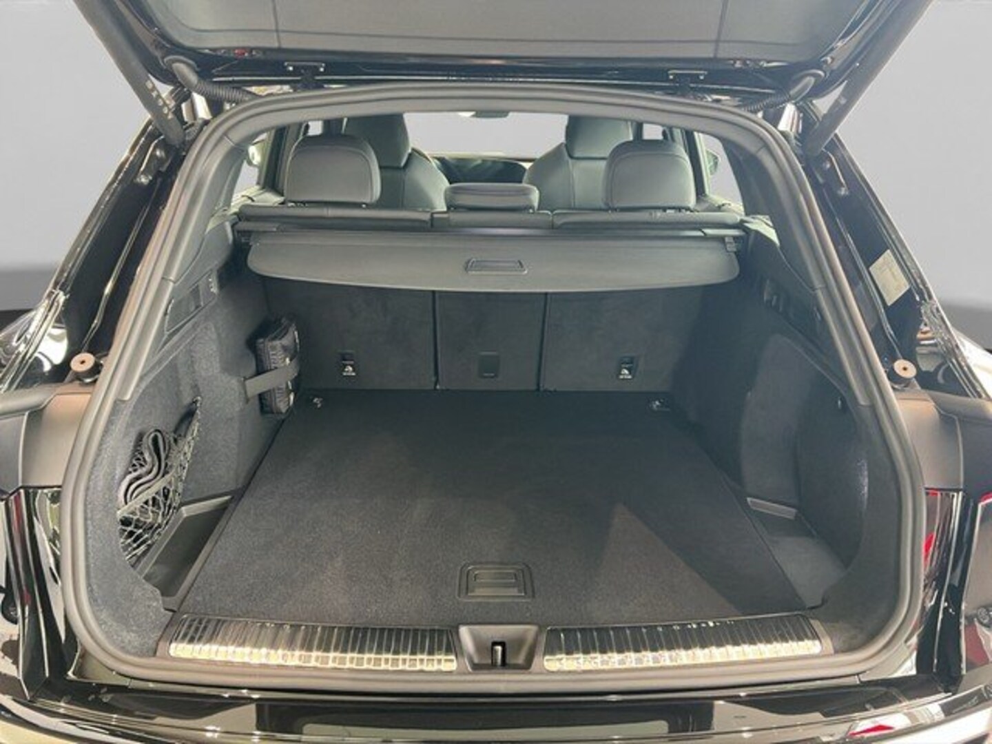 Bild über Audi Q5 SUV TDI quattro 150 kW S tronic - für weitere Informationen kontaktieren Sie den Audi Partner