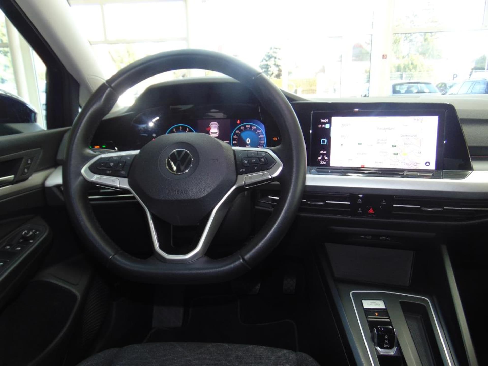 Volkswagen Golf Life