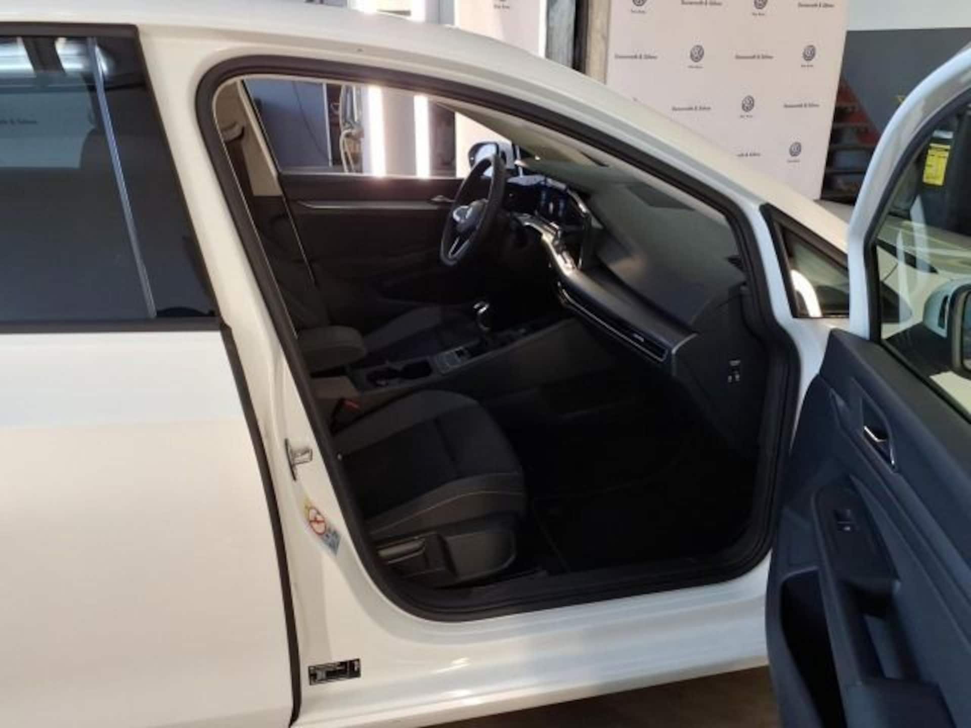 Volkswagen Golf Life