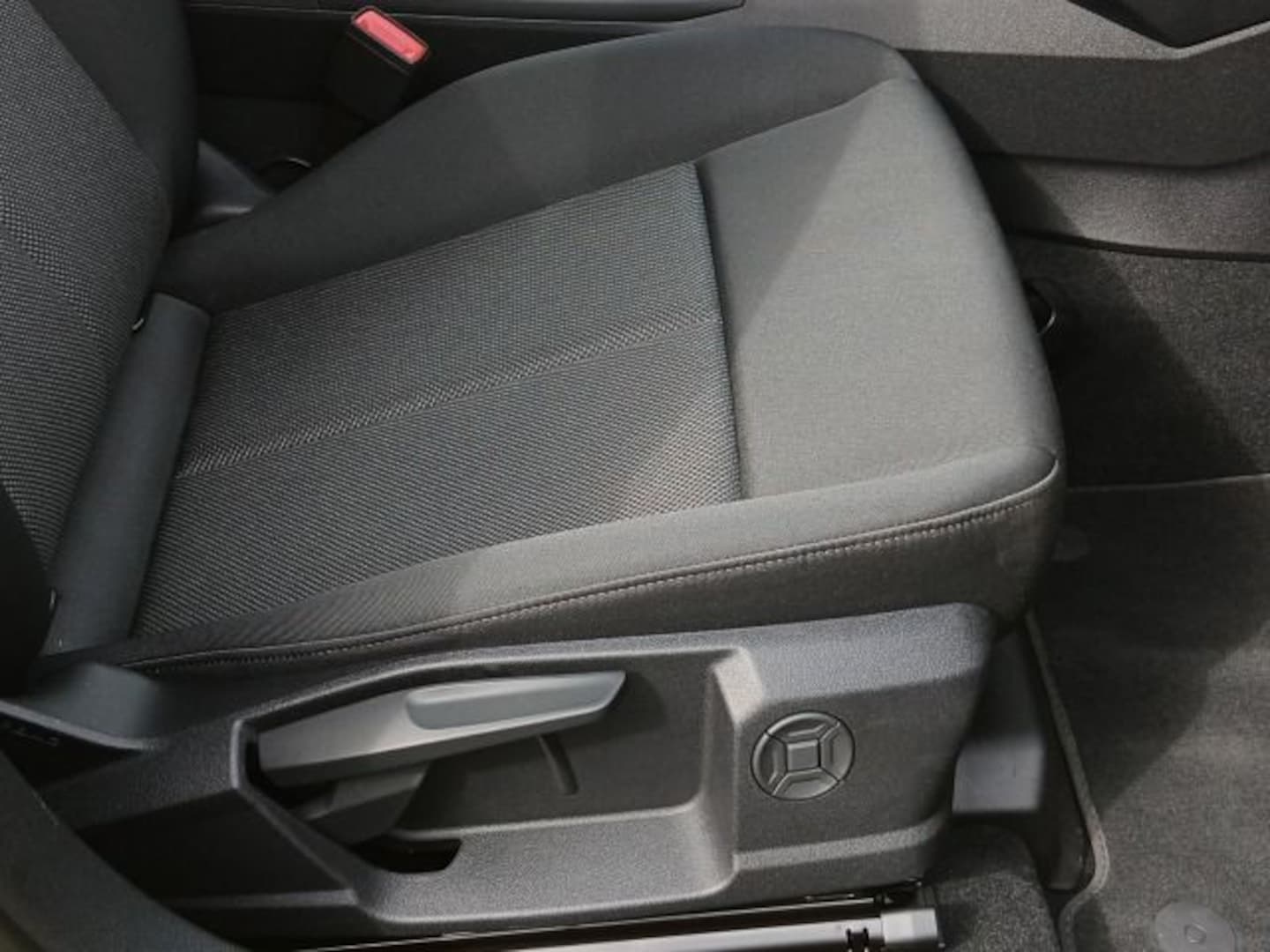Bild über Audi A3 allstreet 35 TFSI S tronic - für weitere Informationen kontaktieren Sie den Audi Partner
