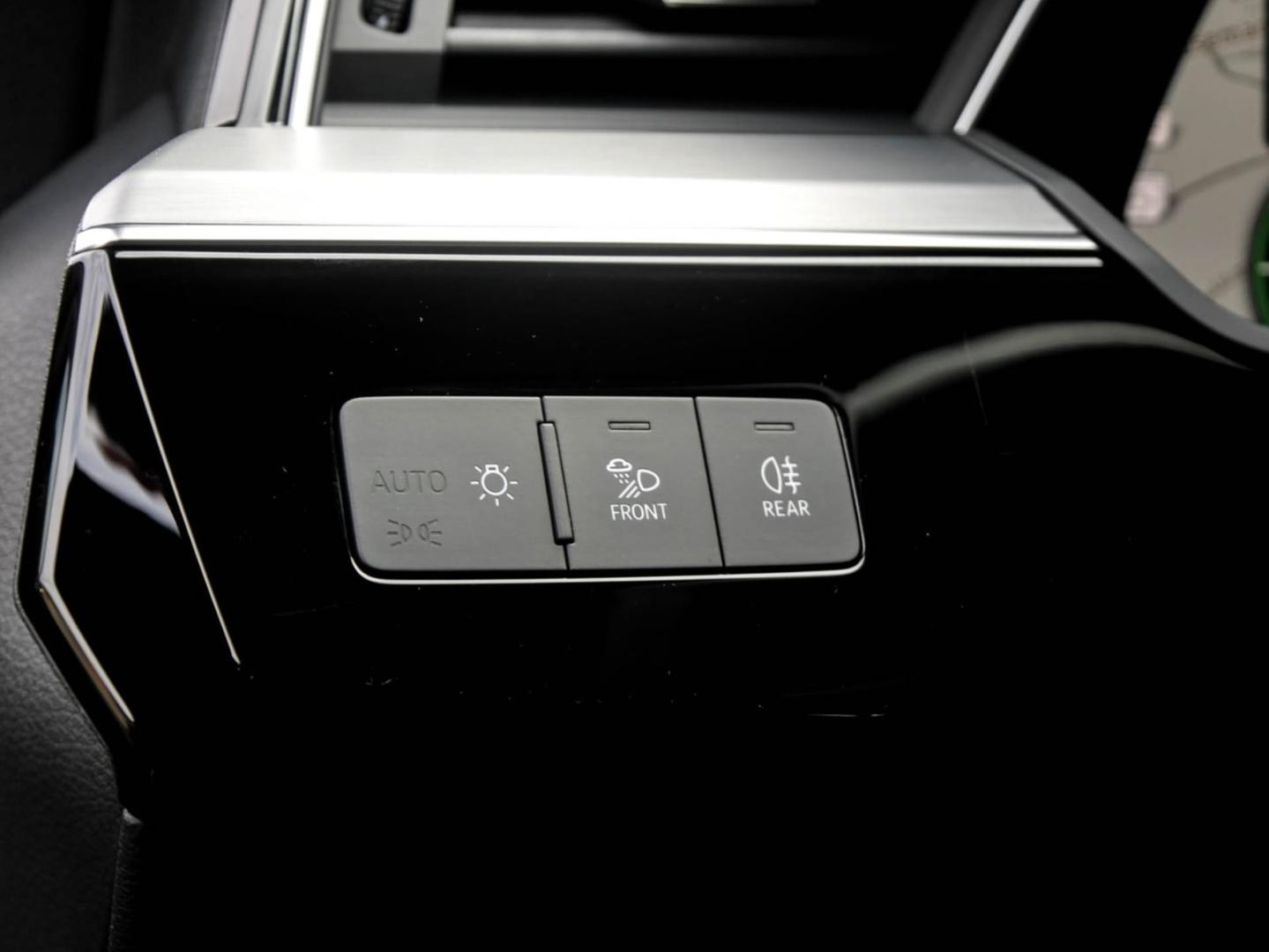 Image about Audi Q8 e-tron S line 50 e-tron quattro