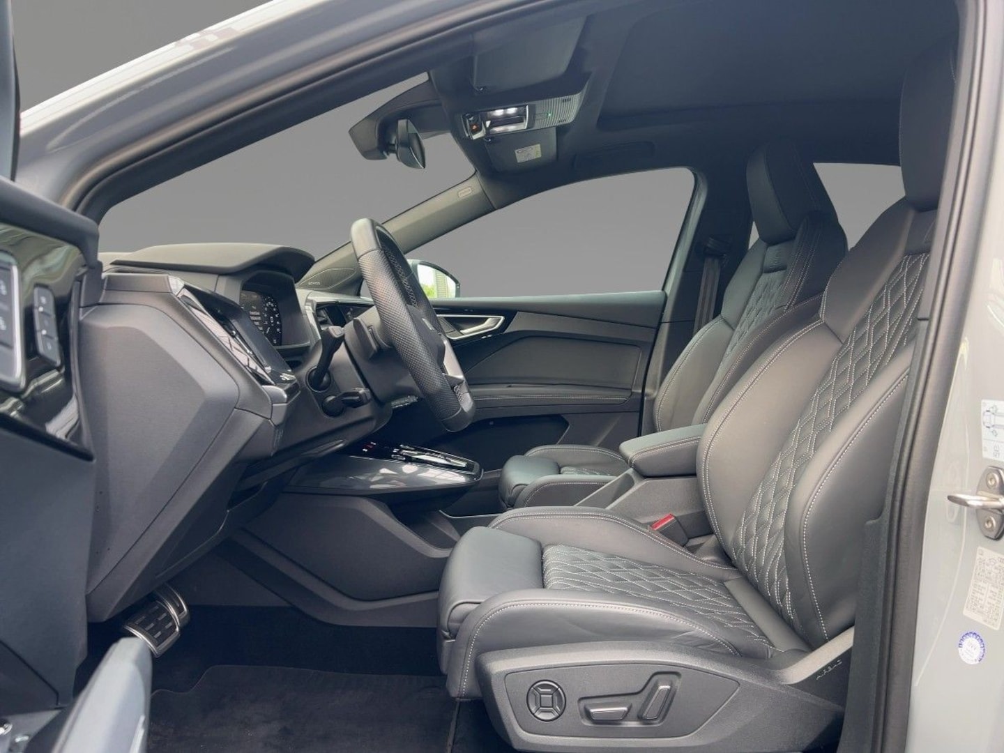 Bild über Audi Q4 Sportback e-tron 50 e-tron quattro - für weitere Informationen kontaktieren Sie den Audi Partner