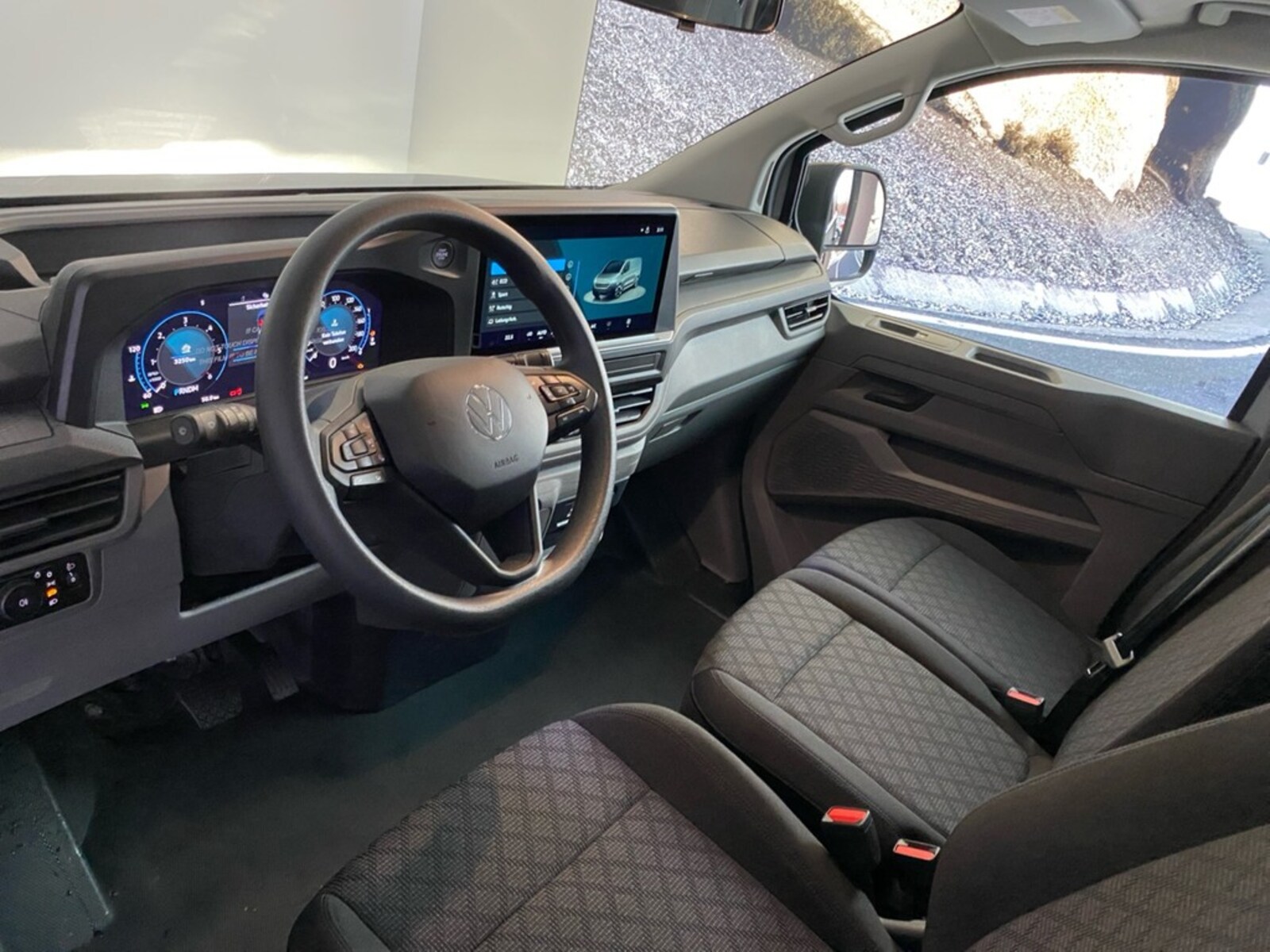 Volkswagen Transporter Kombi kurzer Radstand – Bild 3