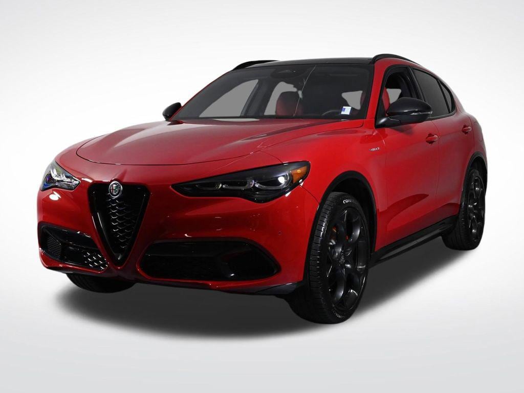 2025 Alfa Romeo Stelvio Stelvio AWD's photo