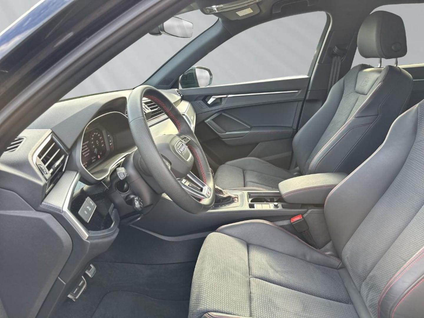 Bild über Audi Q3 S line 40 TFSI quattro S tronic - für weitere Informationen kontaktieren Sie den Audi Partner