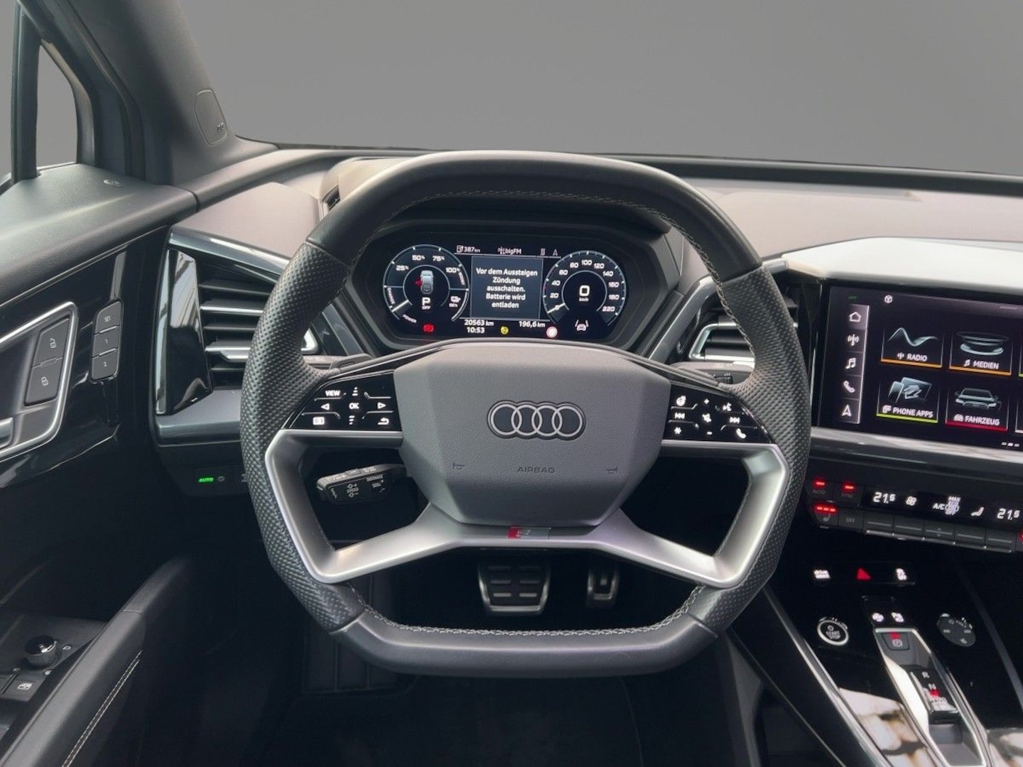 Bild über Audi Q4 Sportback e-tron 50 e-tron quattro - für weitere Informationen kontaktieren Sie den Audi Partner