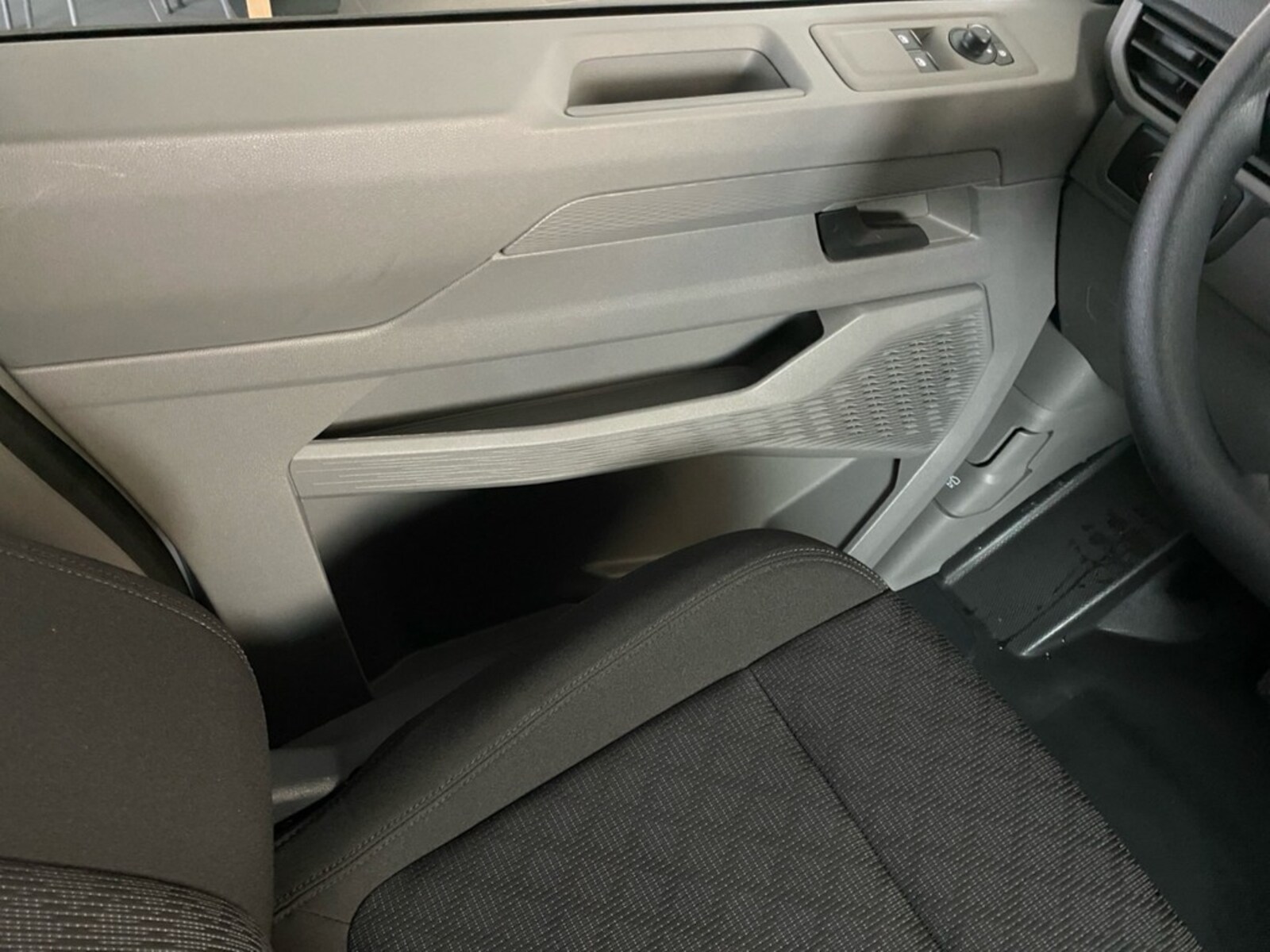 Volkswagen Transporter Kombi kurzer Radstand – Bild 12