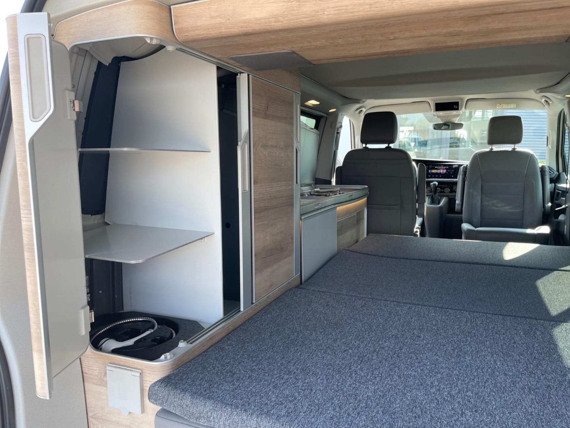 Volkswagen T6.1 California Ocean